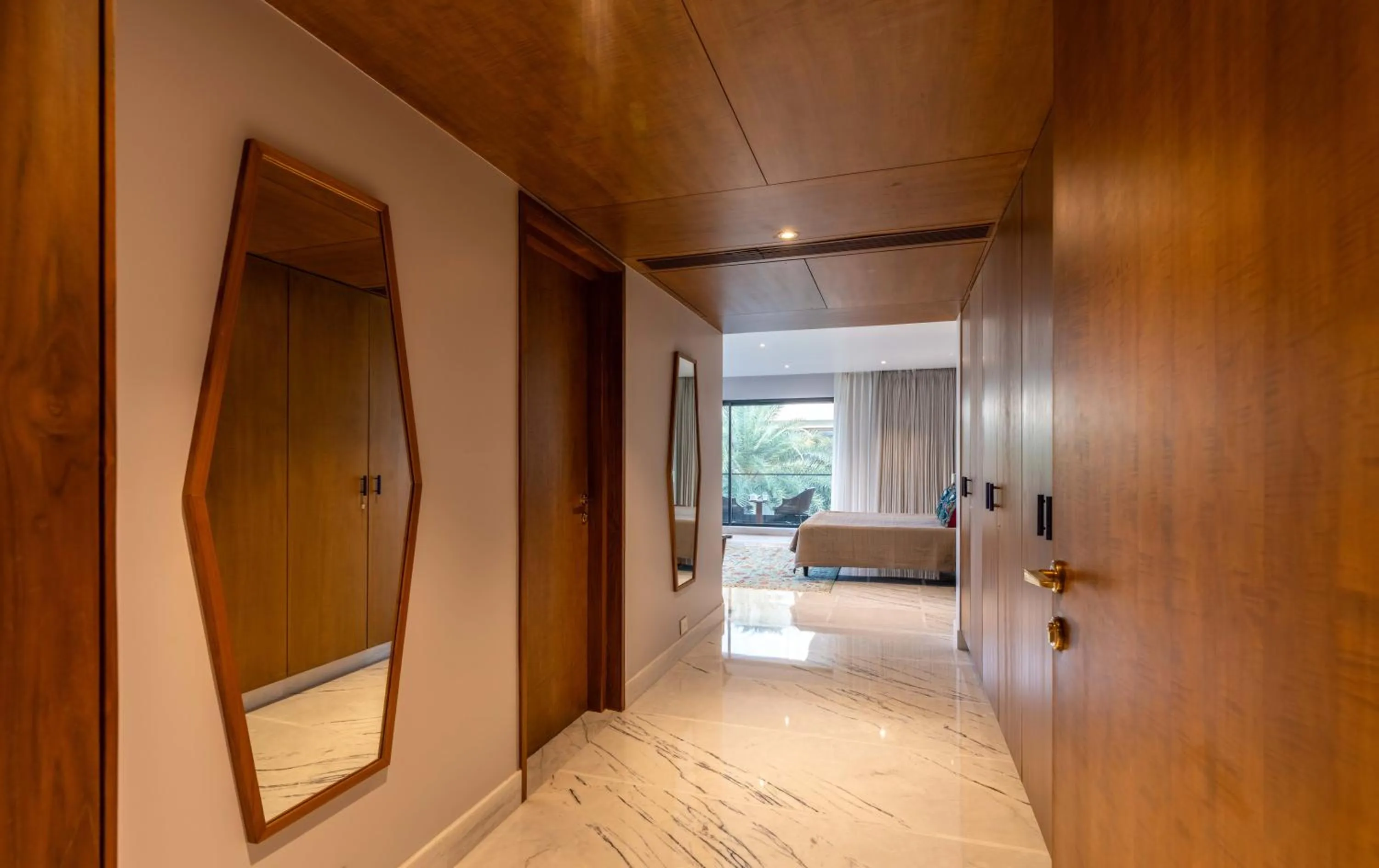 wardrobe in Amorzito by Solitaire Stays