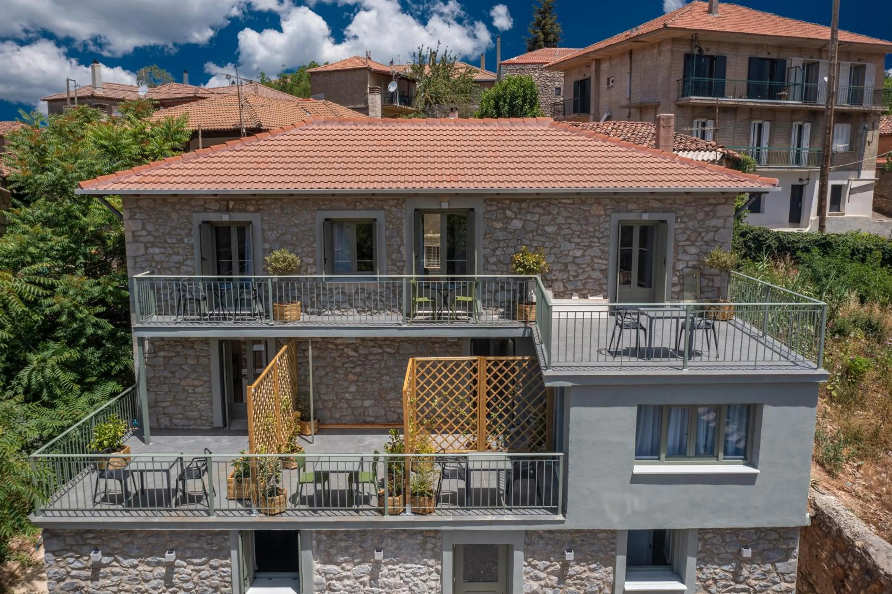 Property building in Arca Deorum