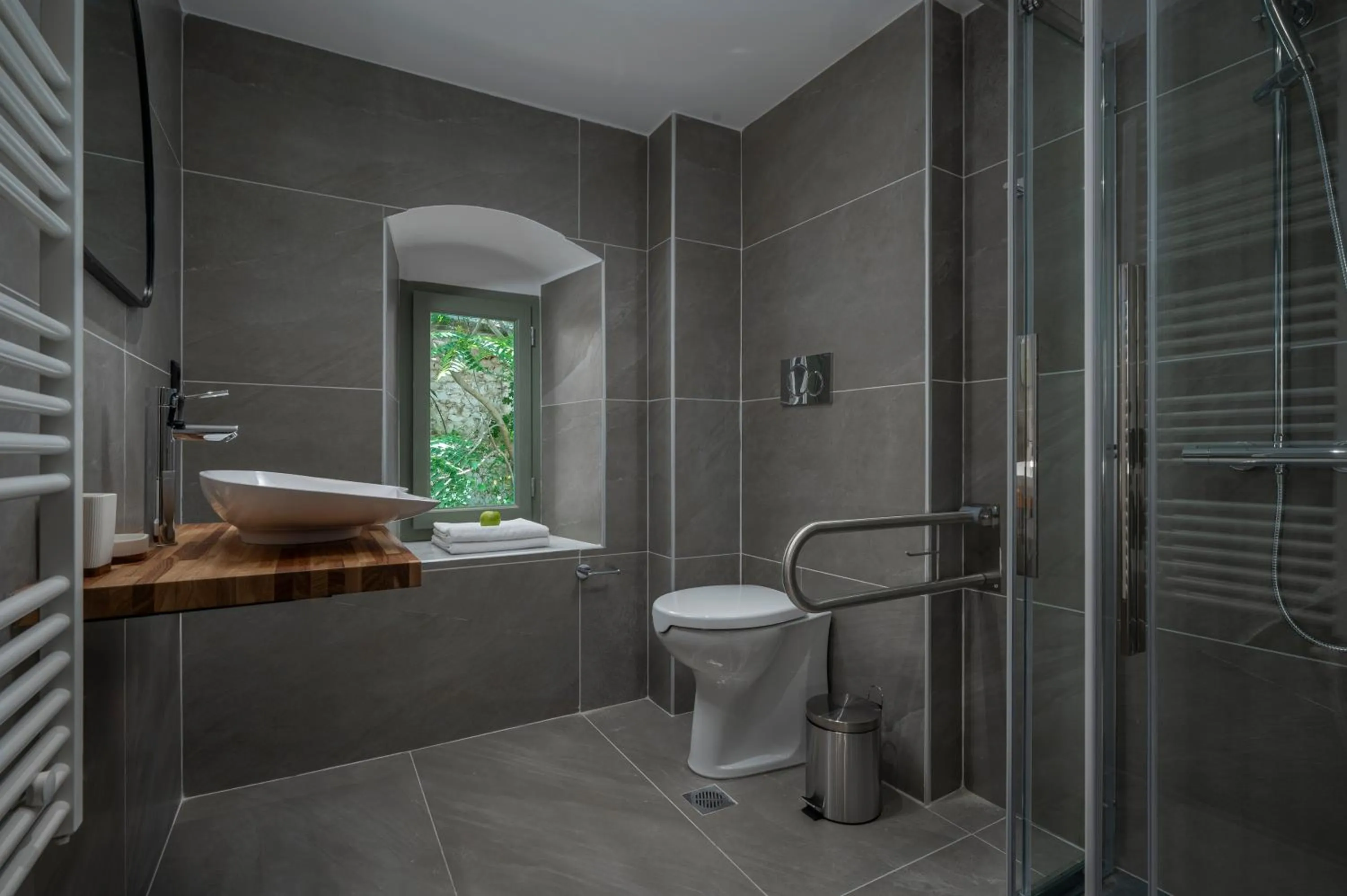 Bathroom in Arca Deorum