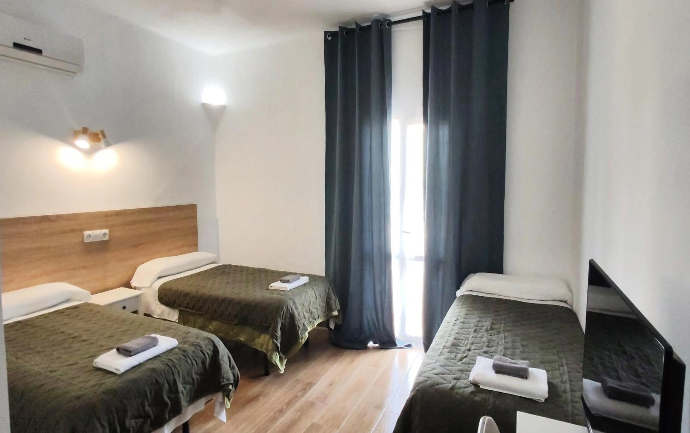 Photo of the whole room, Bed in Hostal Oasis Dor