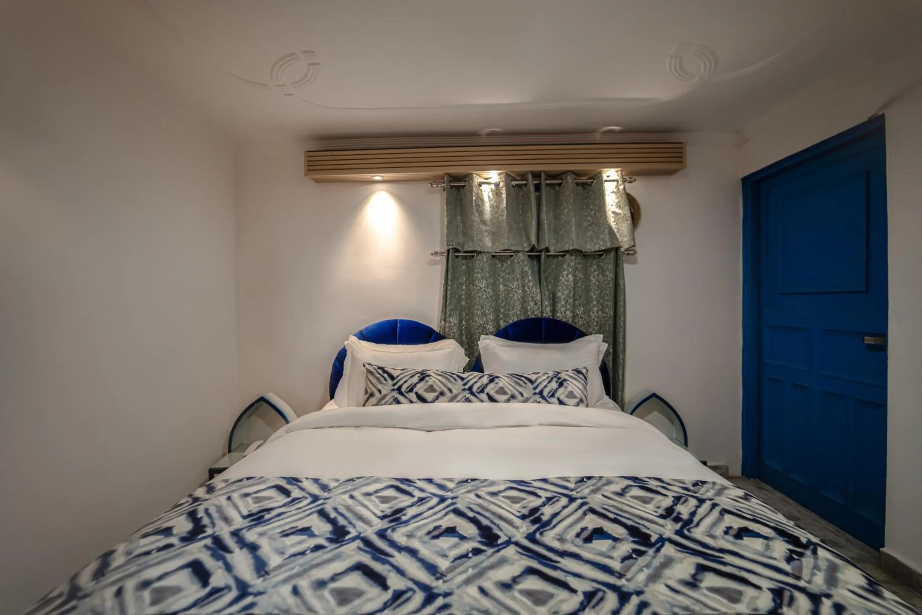 Bed in The Neeraj Ganga Cottages