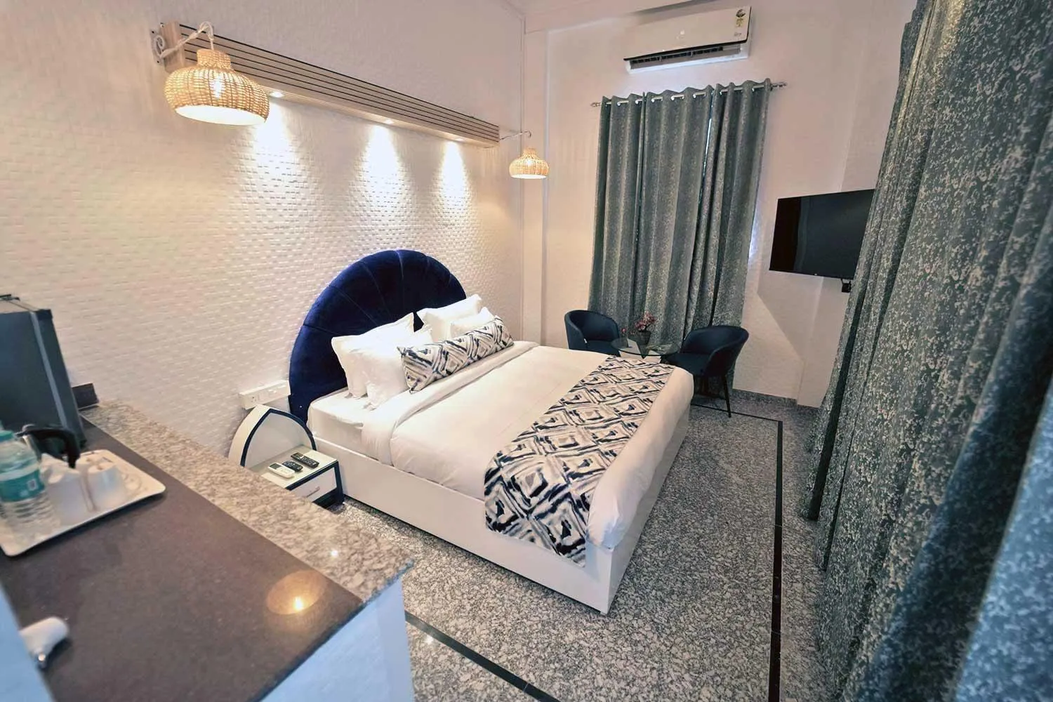 Bed in The Neeraj Ganga Cottages