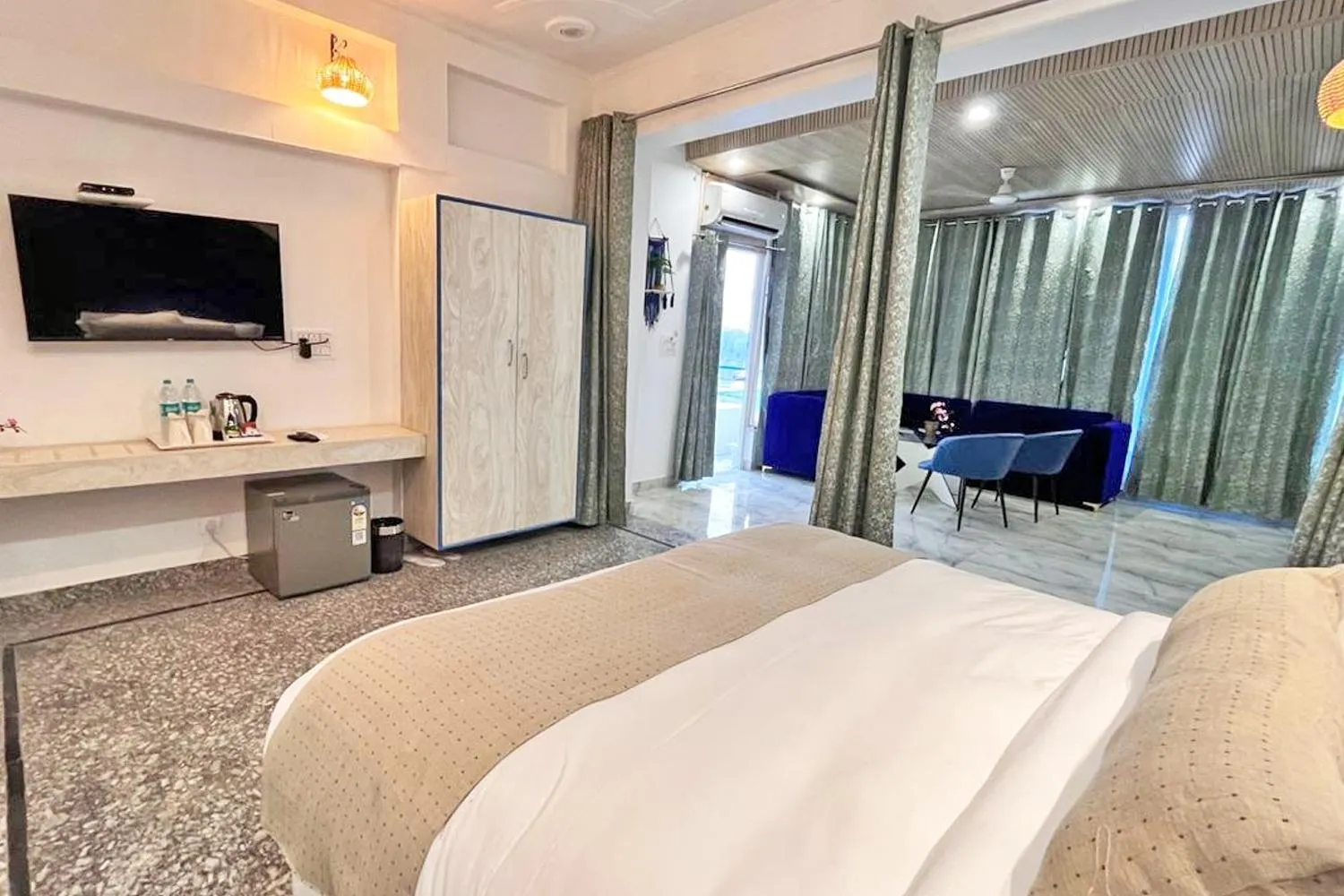 Bed in The Neeraj Ganga Cottages