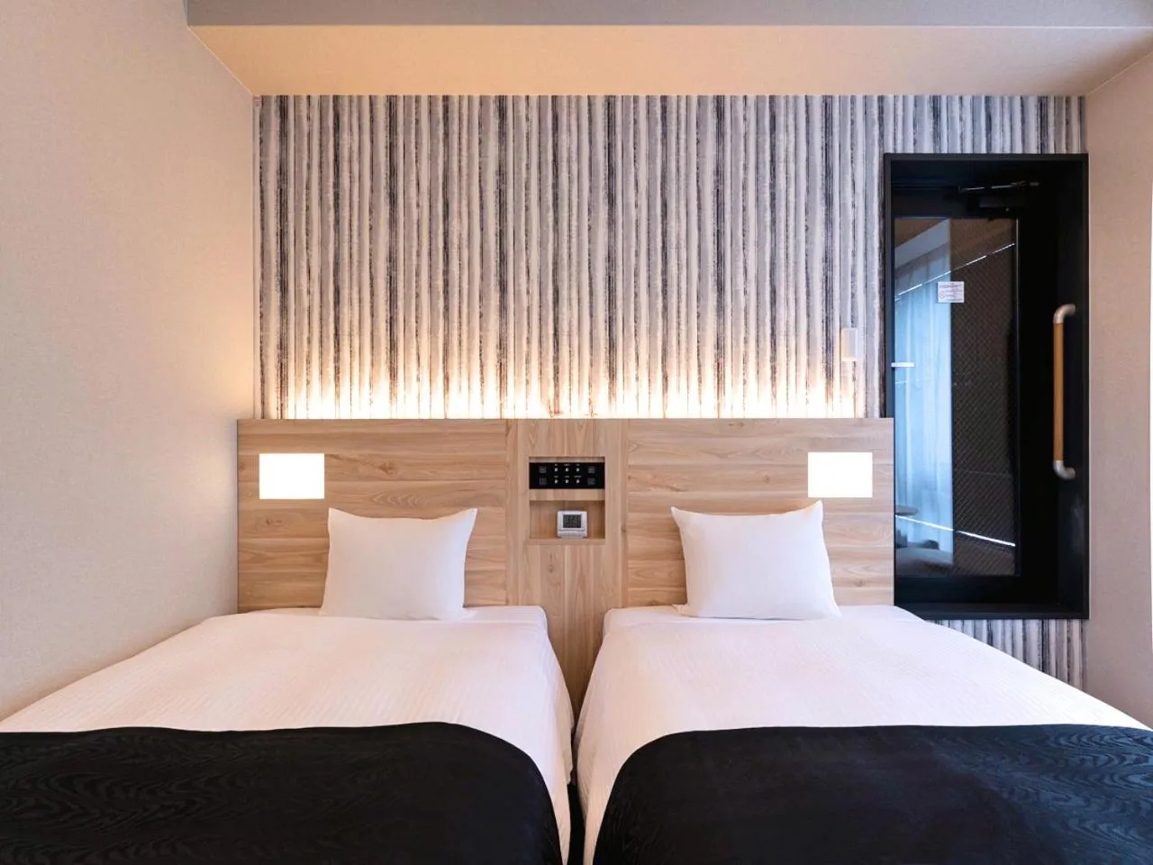 Photo of the whole room, Bed in APA Hotel Kyoto Gojo Omiya