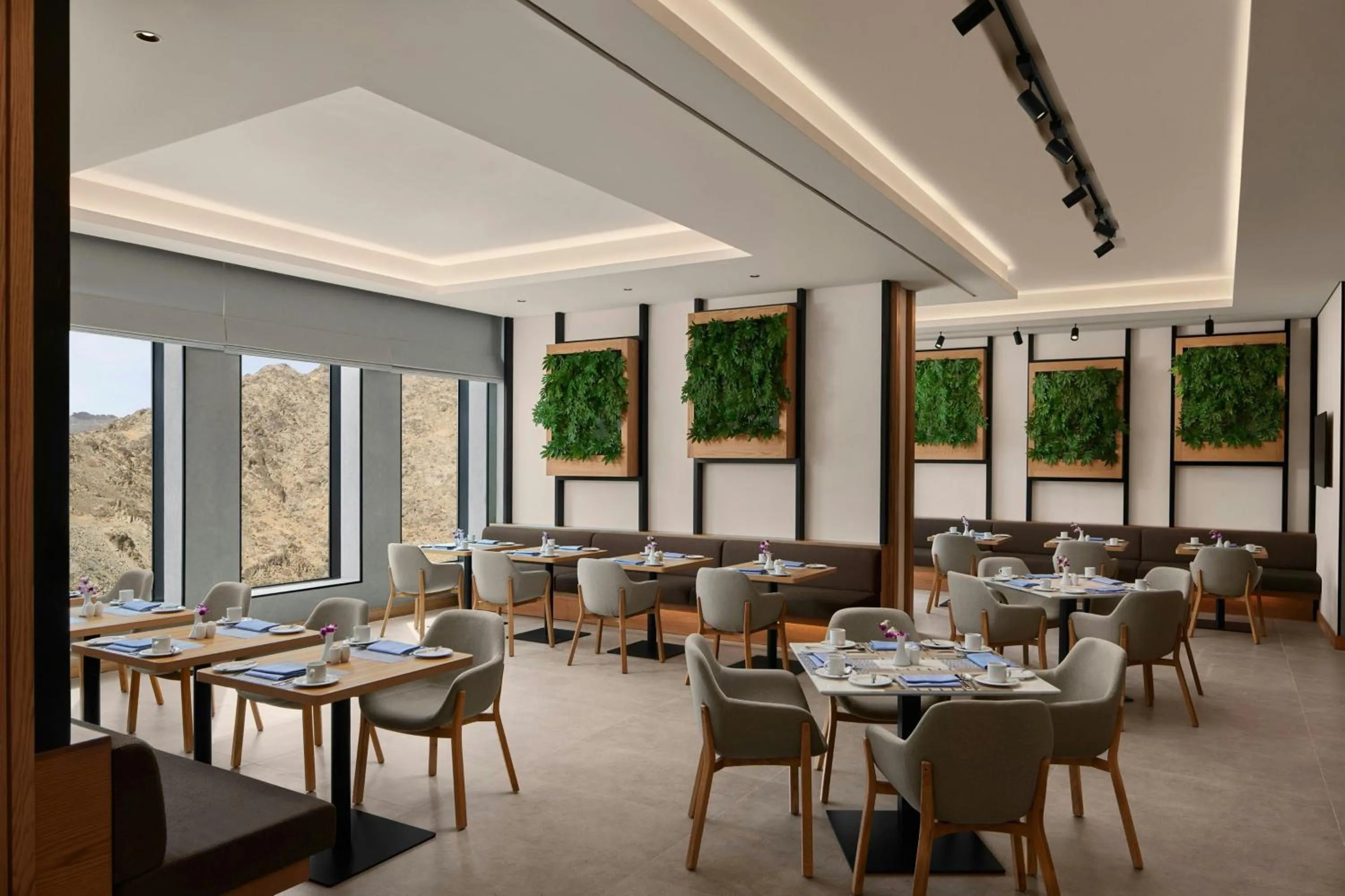 Restaurant/places to eat in Courtyard by Marriott Makkah