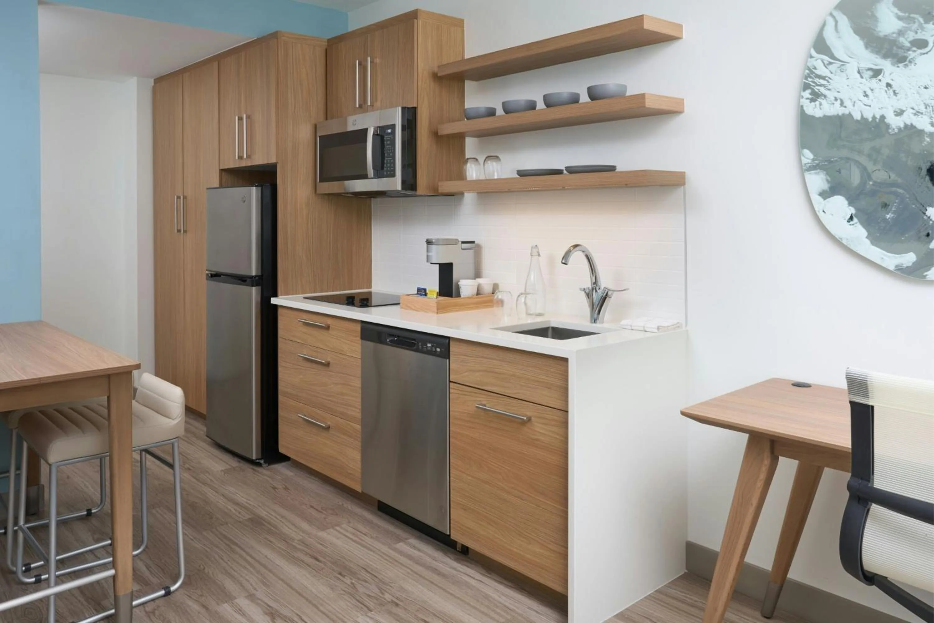 Photo of the whole room in Element Melbourne Oceanfront