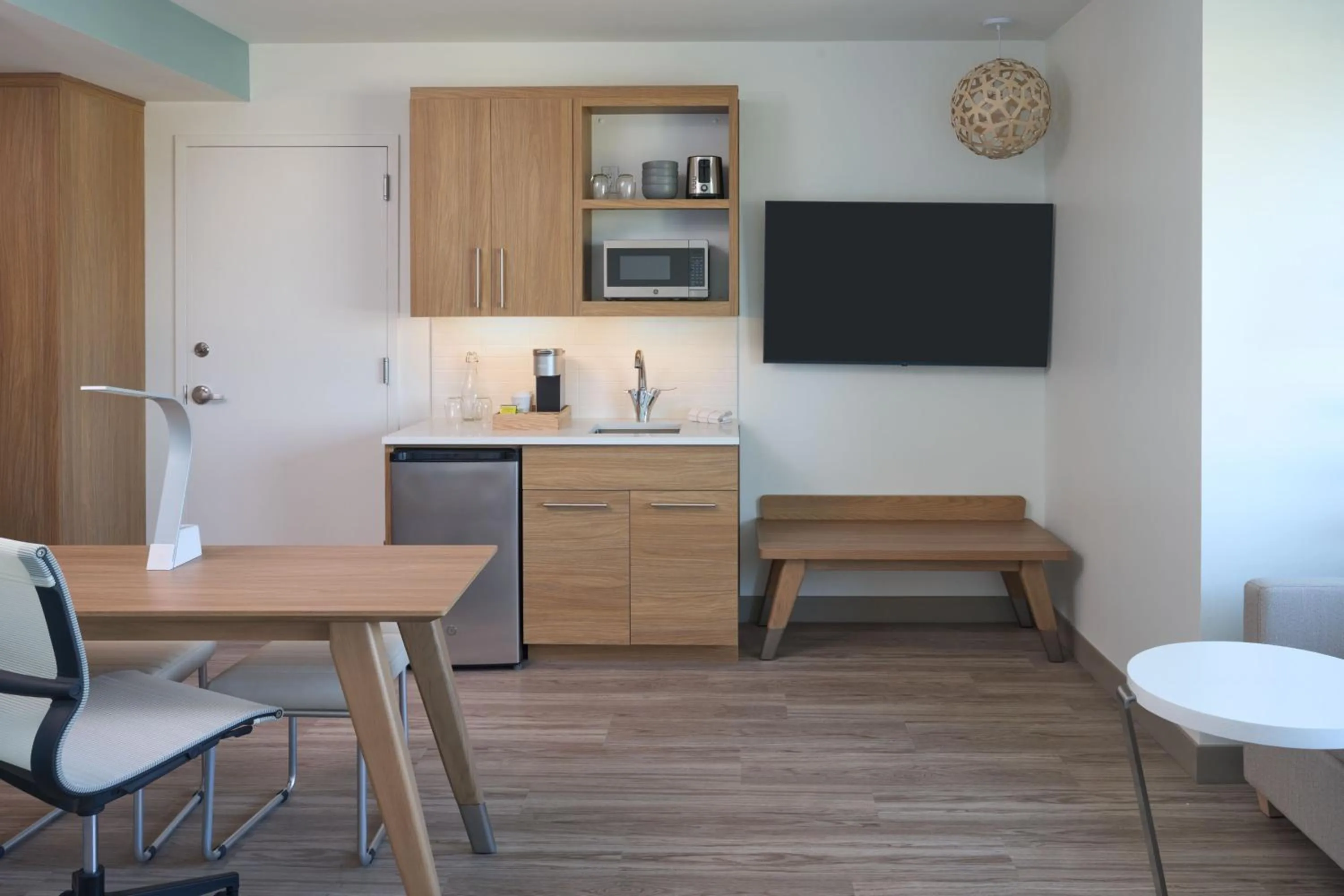 Photo of the whole room in Element Melbourne Oceanfront