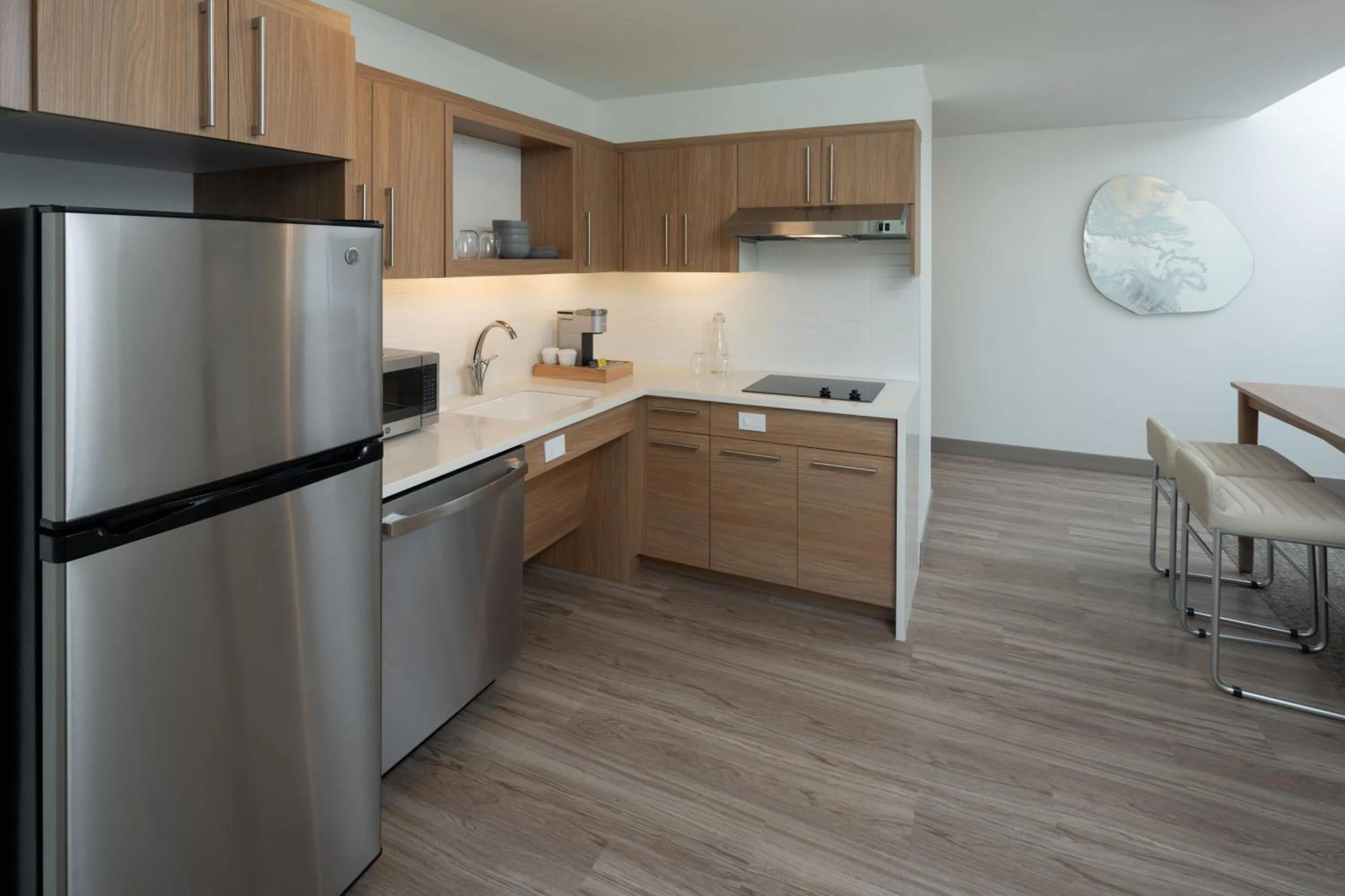 Photo of the whole room in Element Melbourne Oceanfront