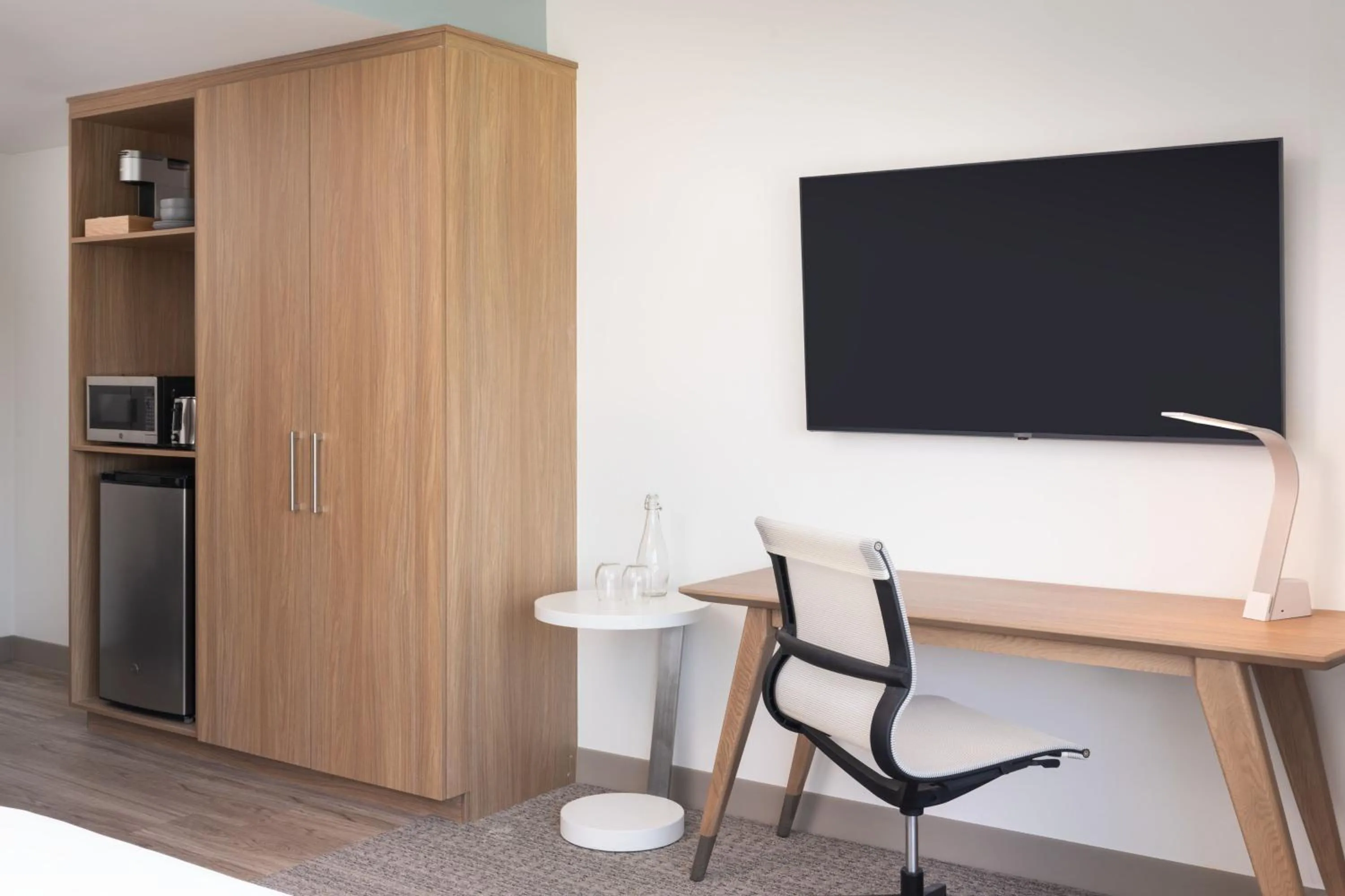 Photo of the whole room in Element Melbourne Oceanfront