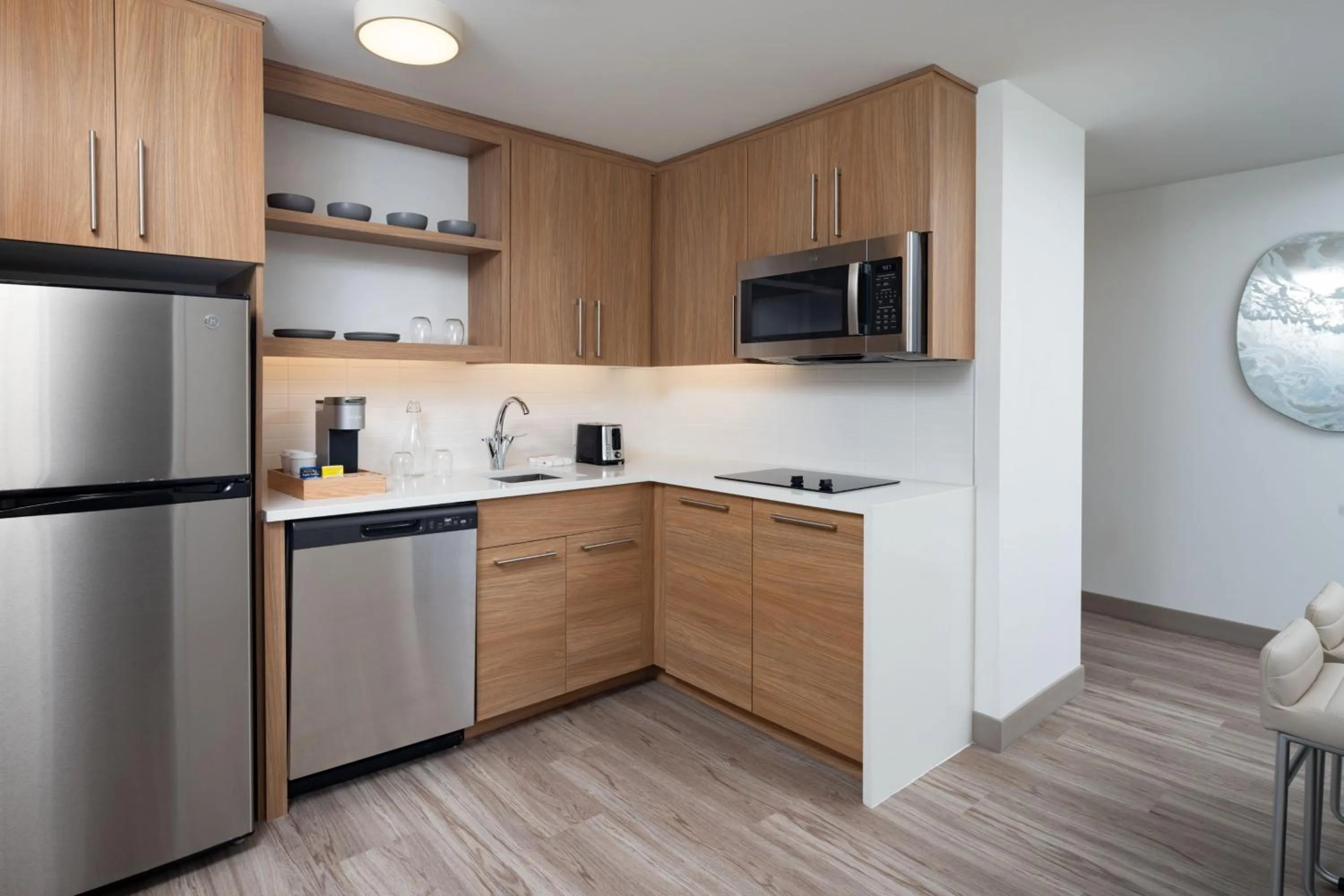 Photo of the whole room in Element Melbourne Oceanfront