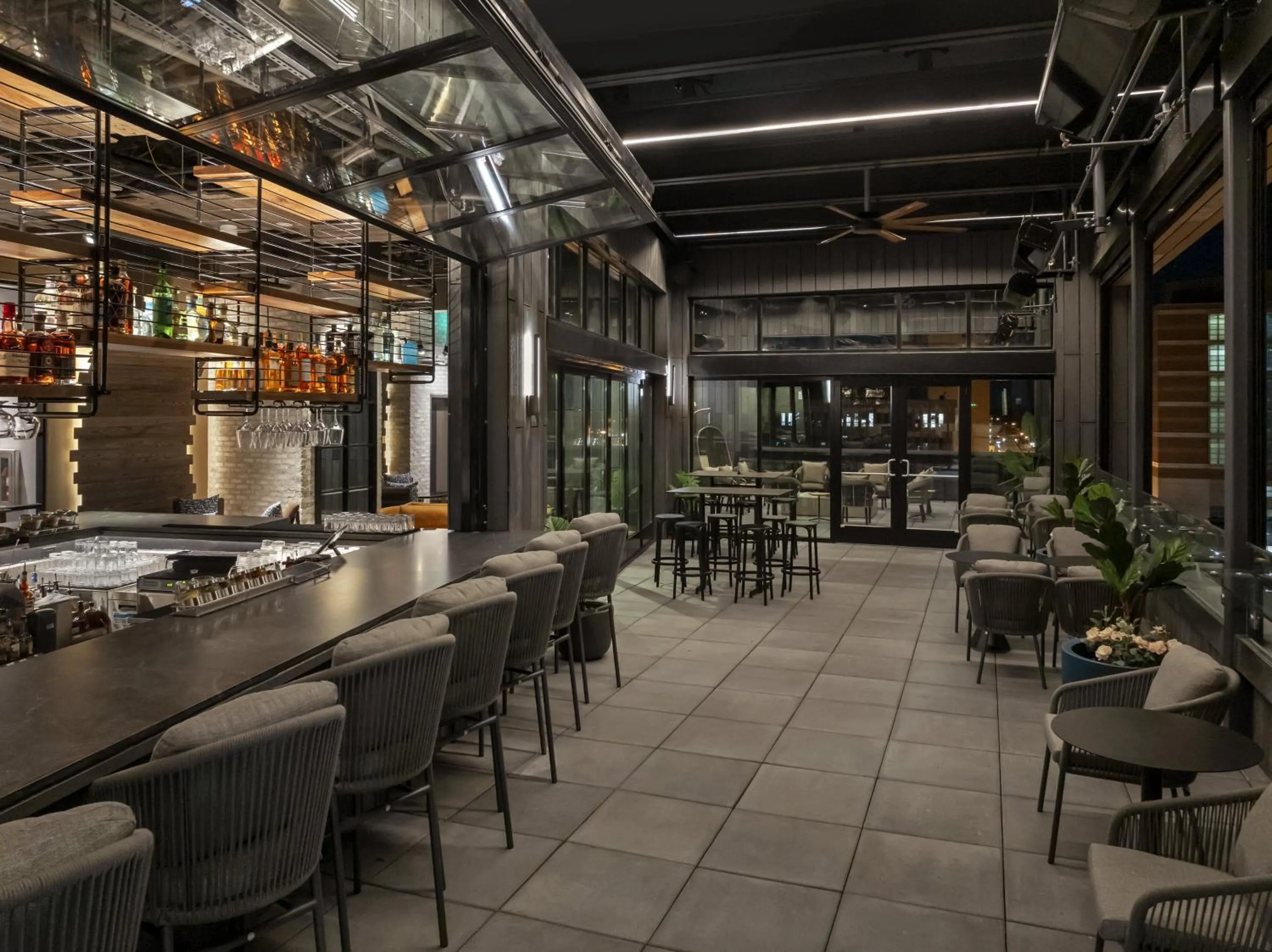 Lounge or bar in AC Hotel by Marriott St. Louis Clayton