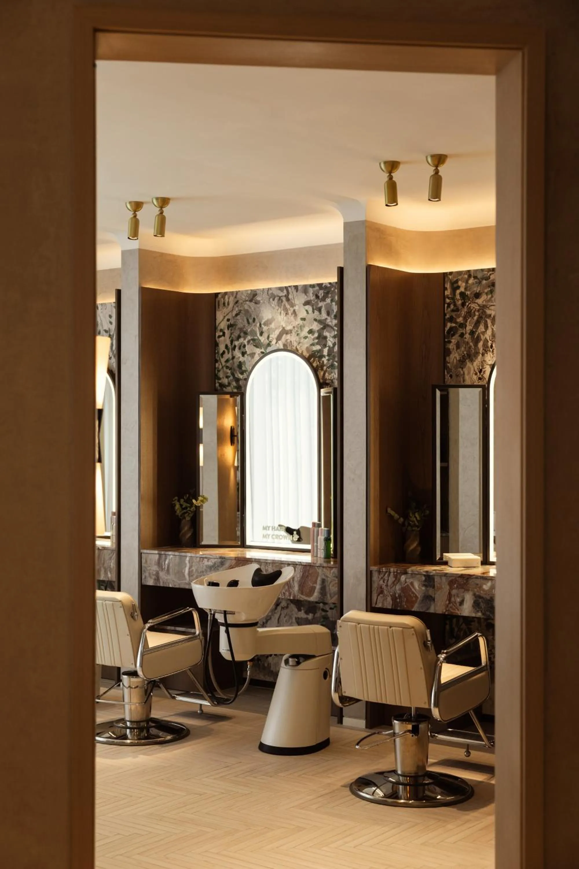 hair dresser in Rosewood Doha