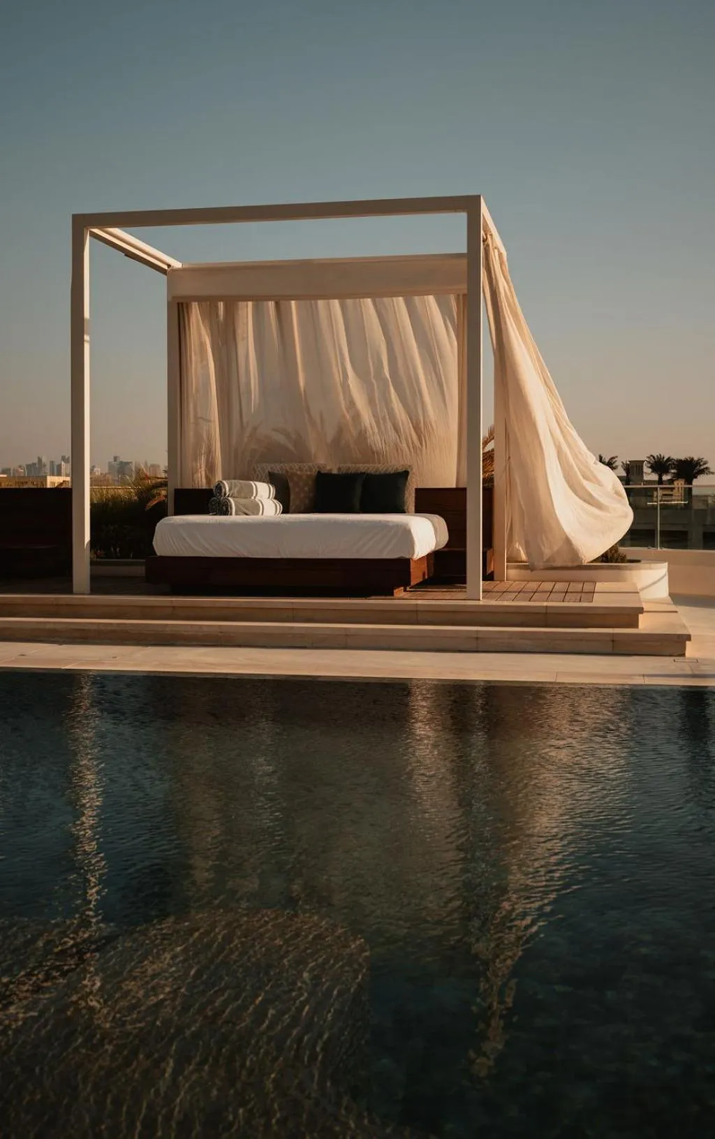 Swimming pool in Rosewood Doha