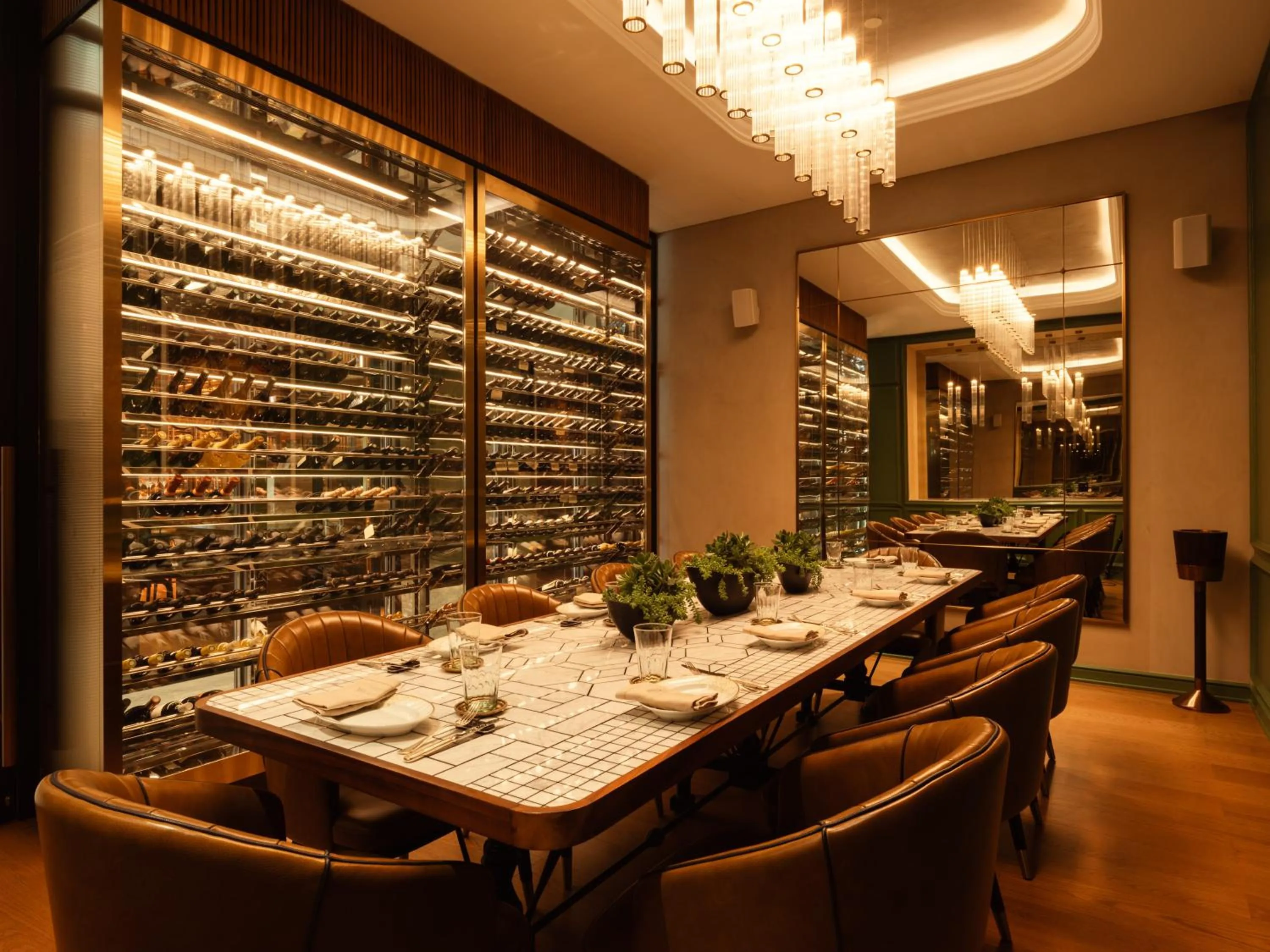 Restaurant/places to eat in Rosewood Doha