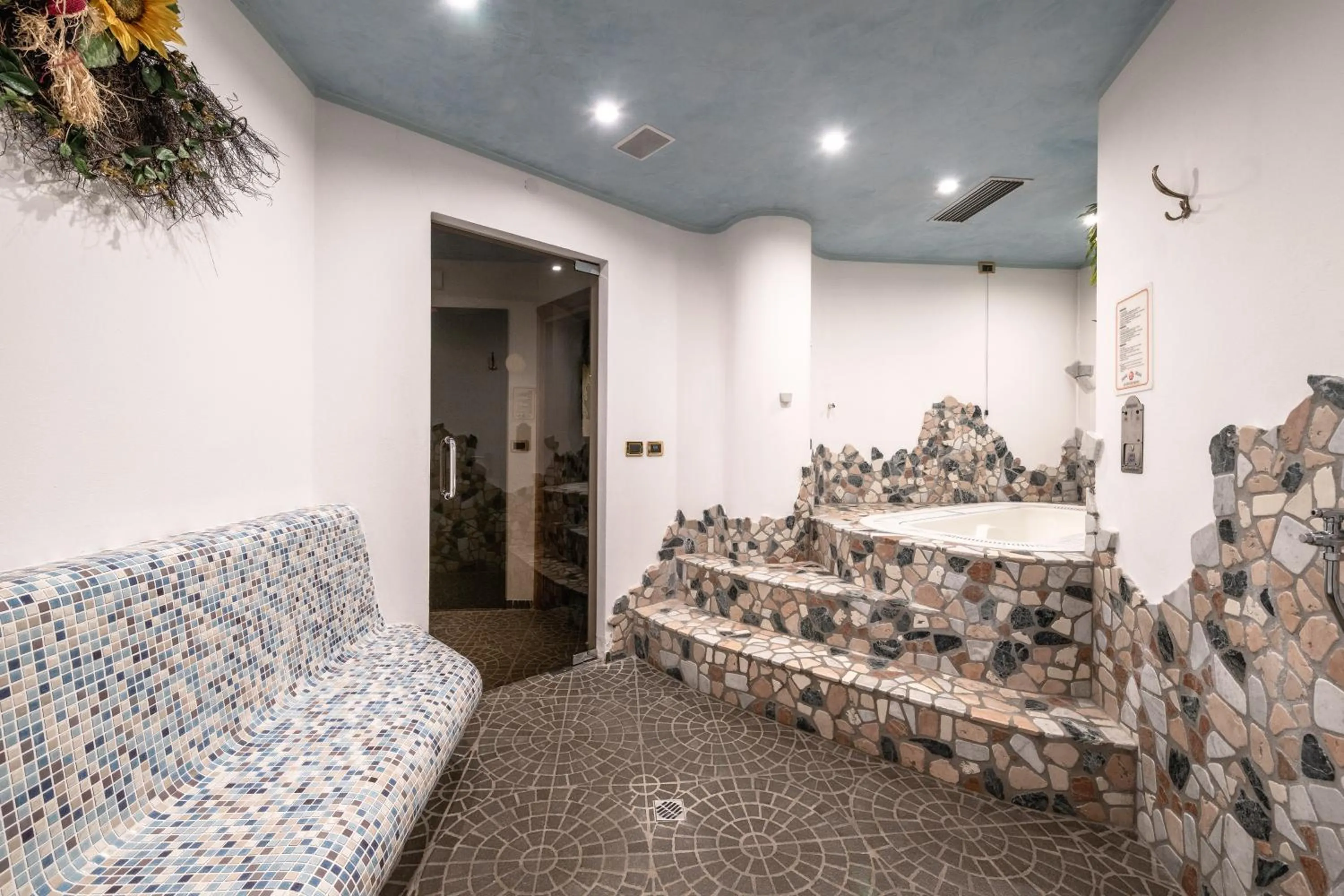 Swimming pool in EL CIASEL