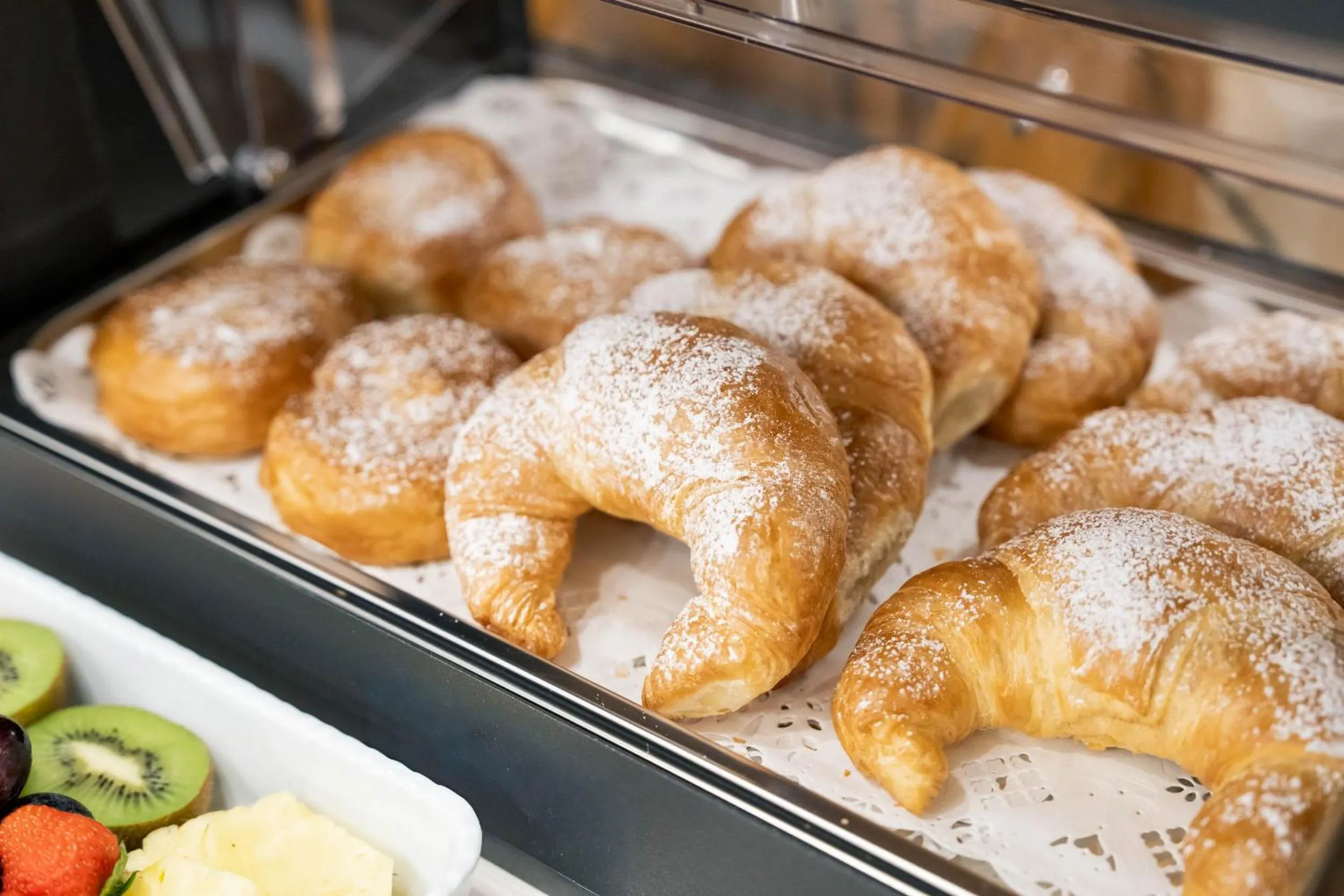 Continental breakfast in EL CIASEL