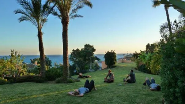 People in La Perla de Torrenueva