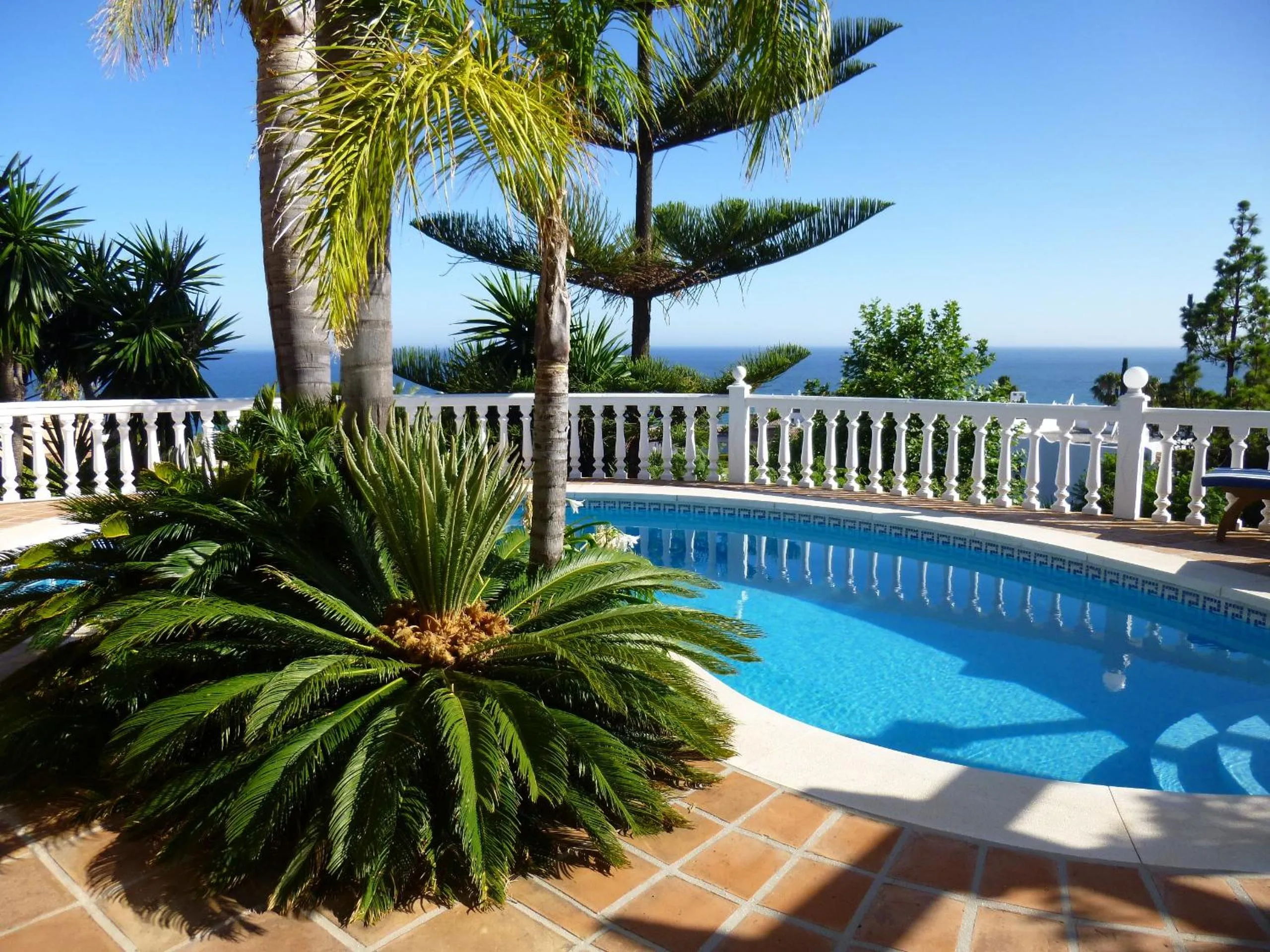 Swimming pool in La Perla de Torrenueva