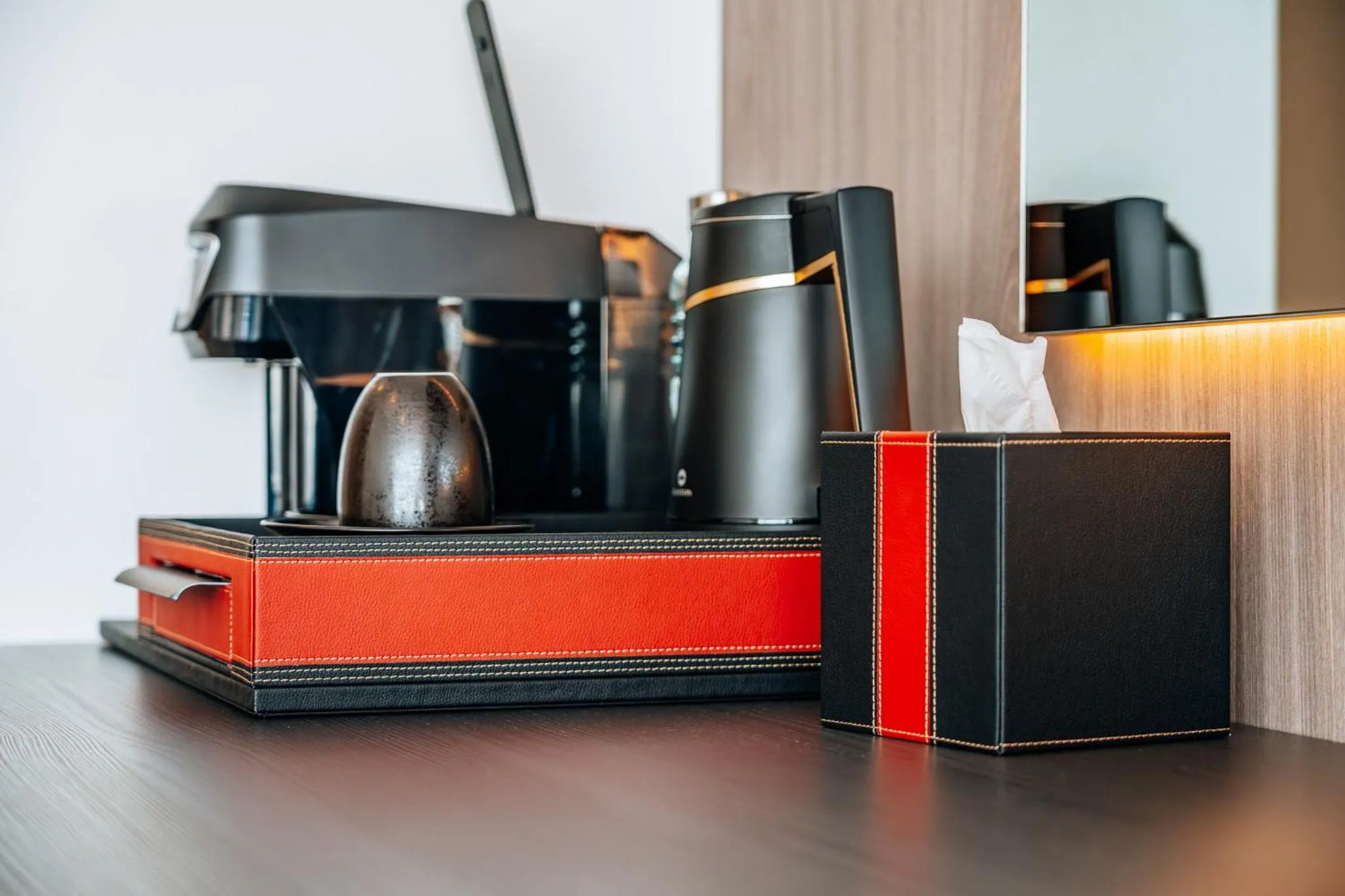 Coffee/tea facilities in Sky Airport Hotel