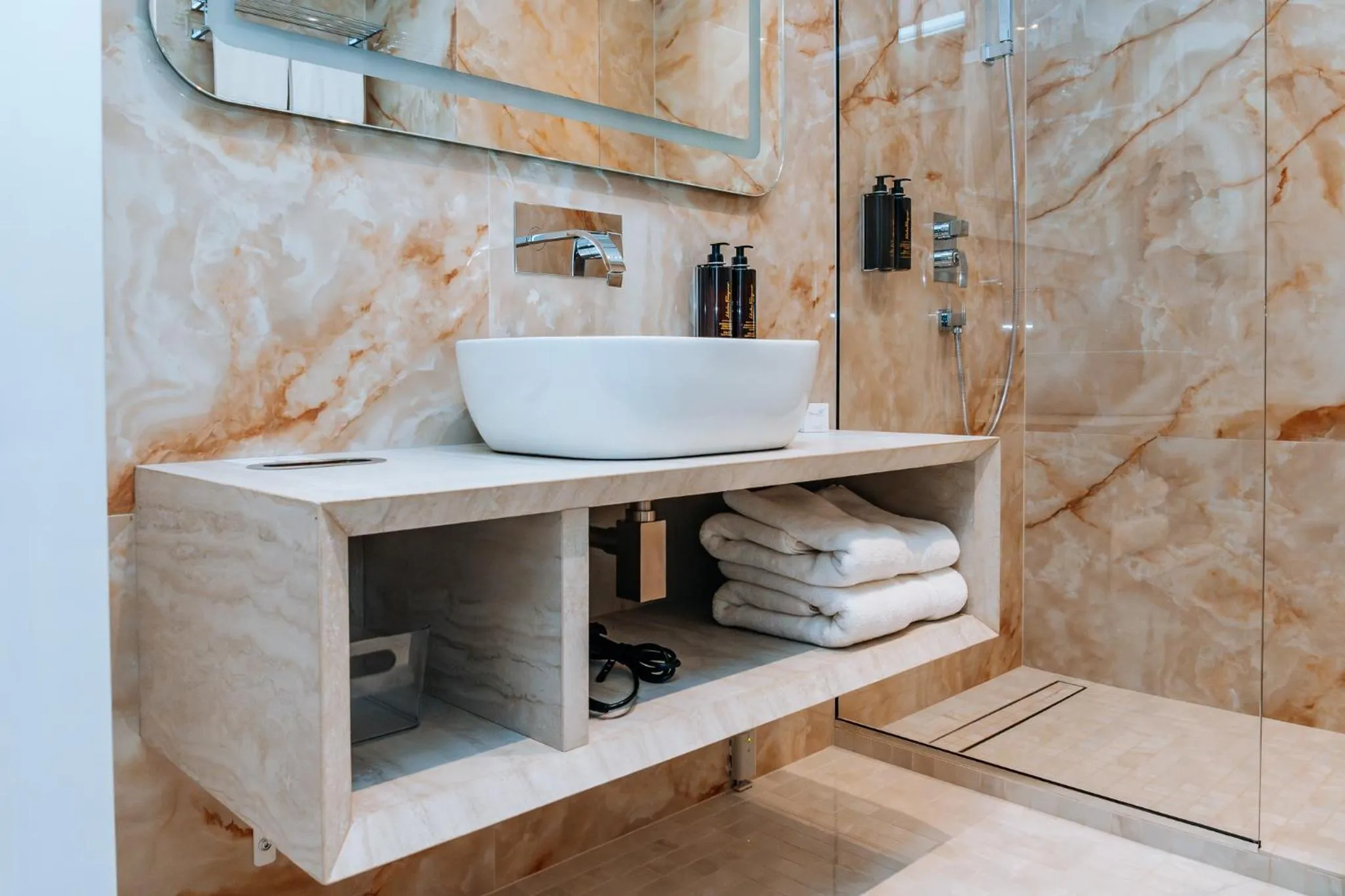 Shower in Sky Airport Hotel