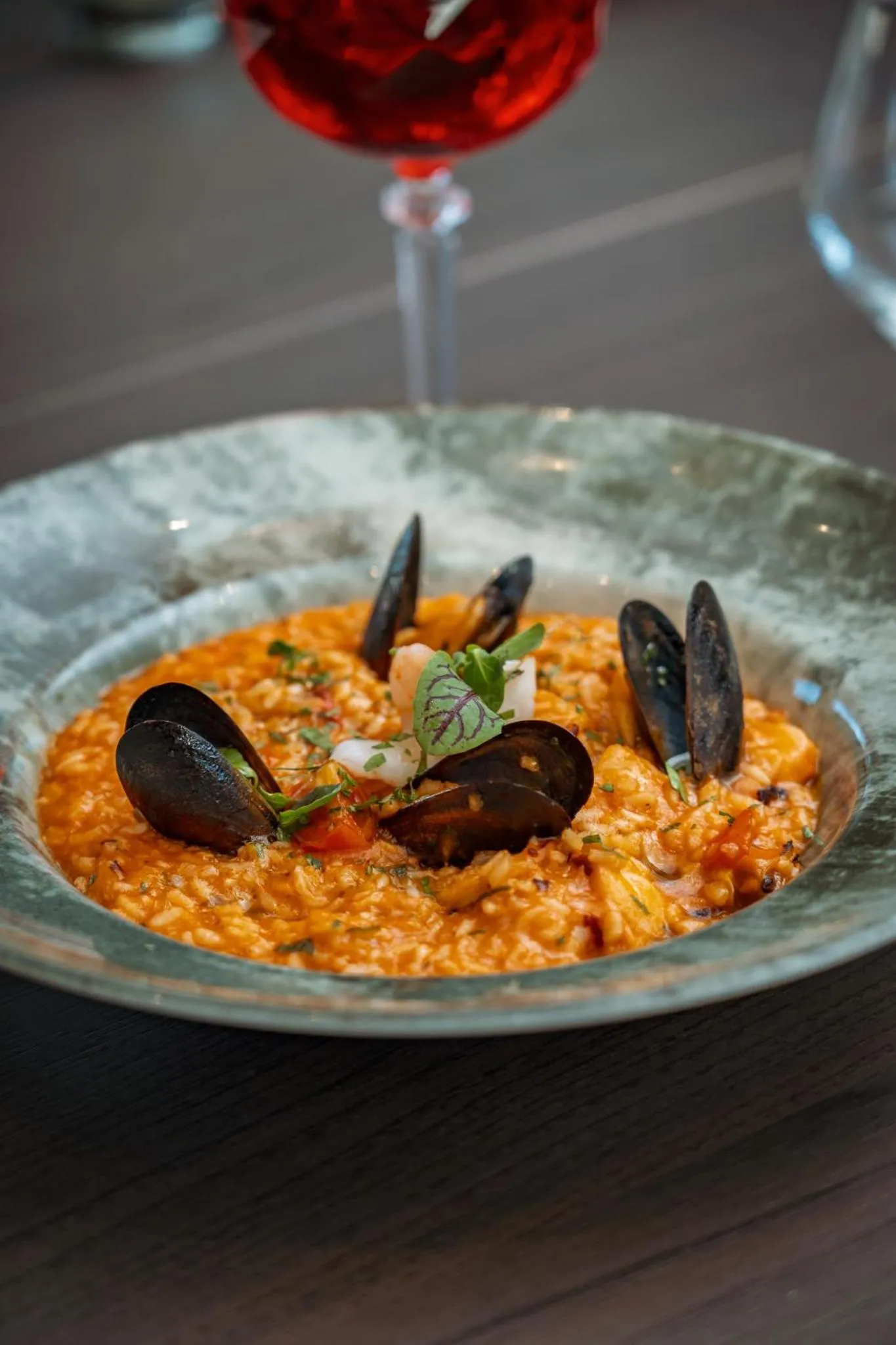 Restaurant/places to eat in Sky Airport Hotel