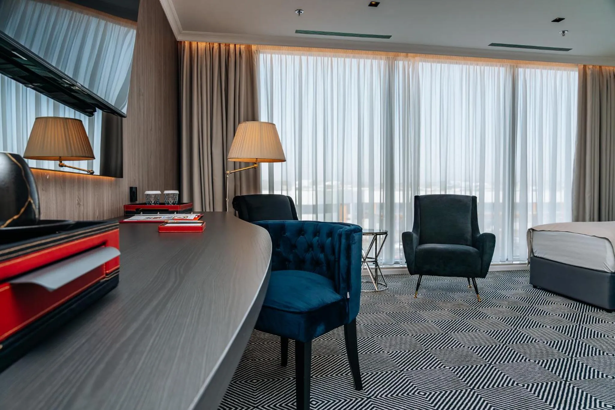 Seating area, Bed in Sky Airport Hotel