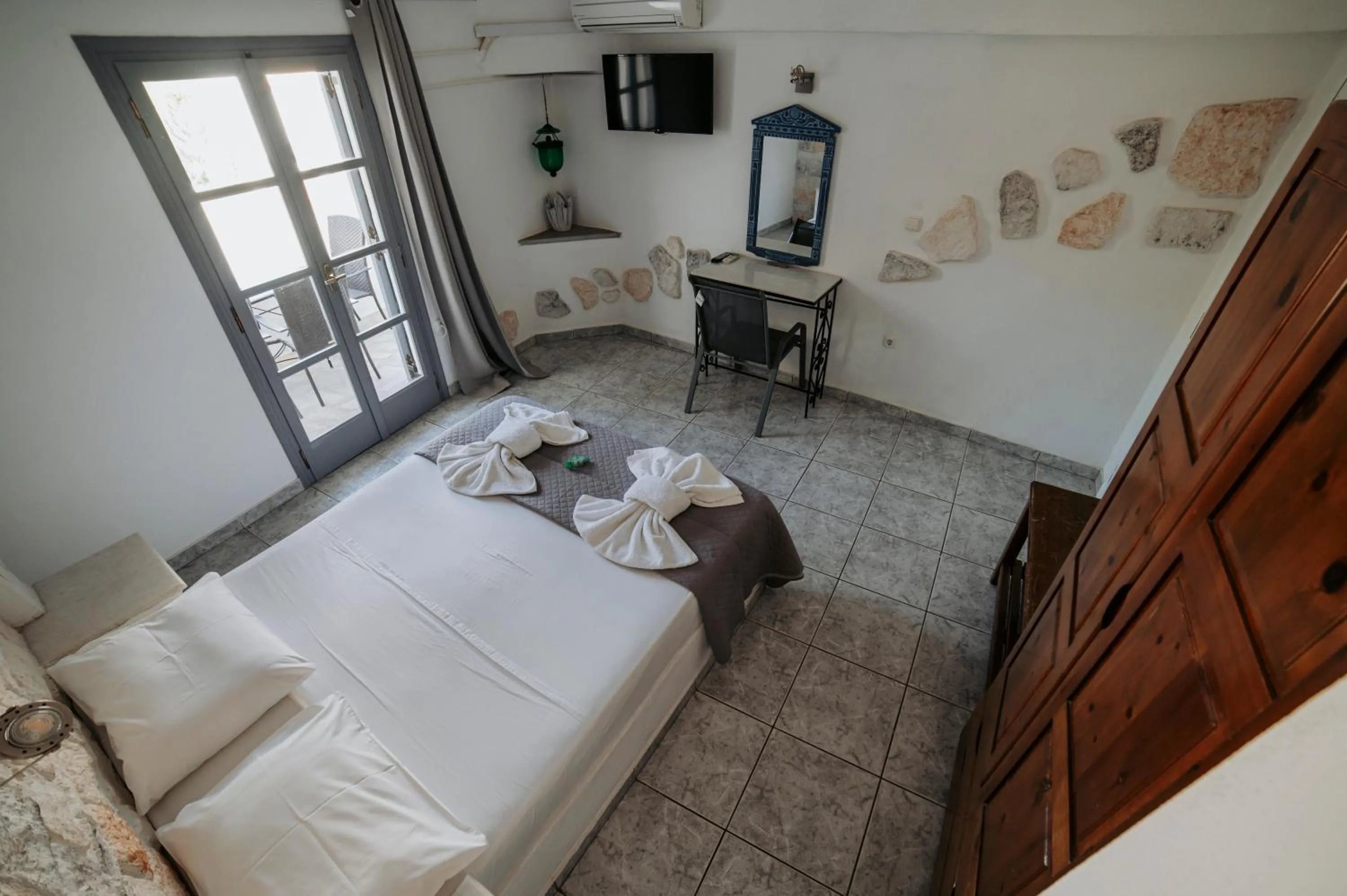 Bed in Naxos Summerland resort