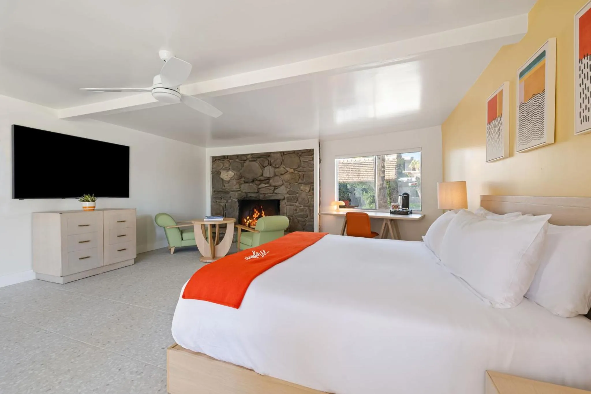 Bed in Mojave Resort - Adults Only