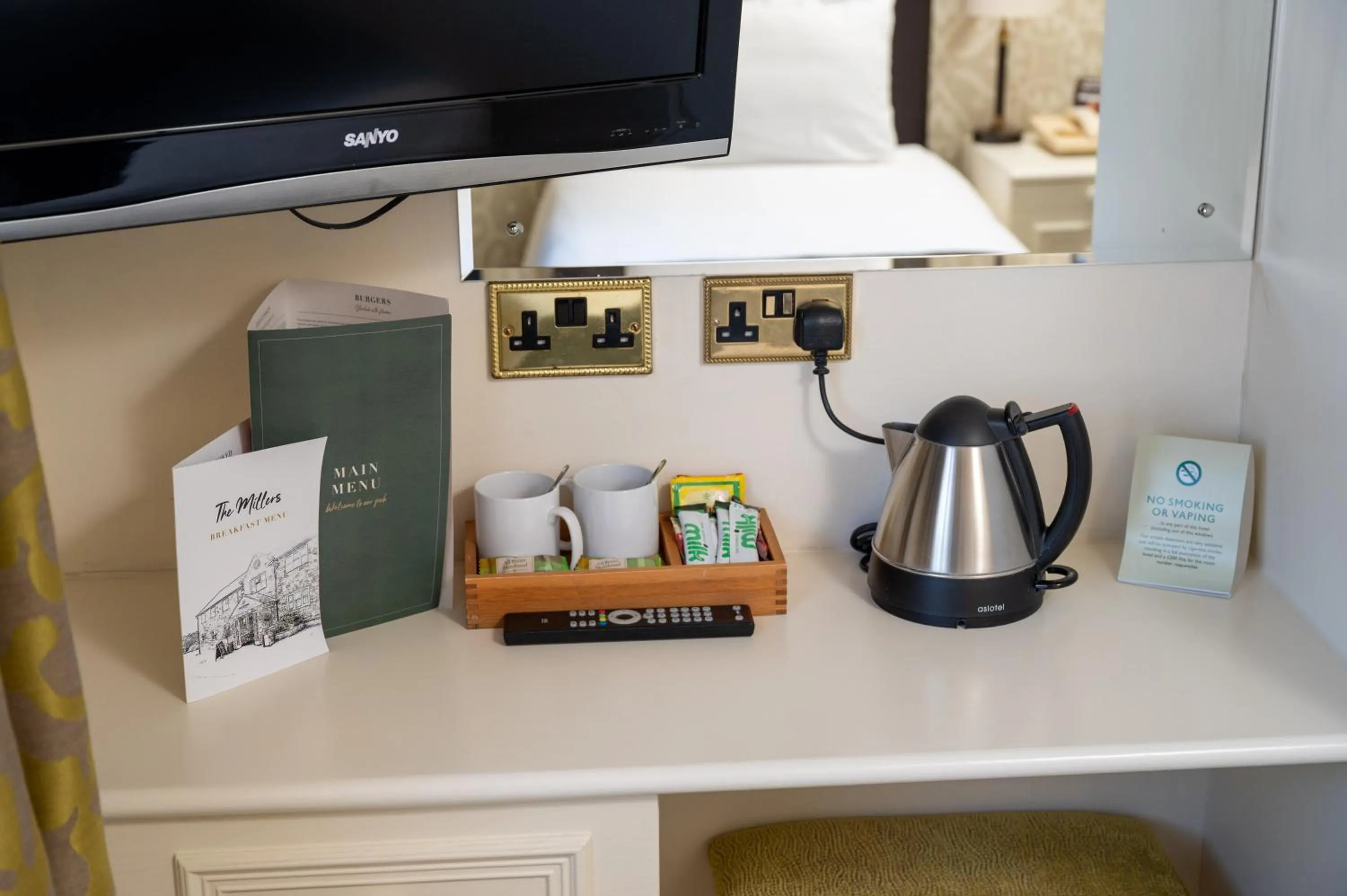Coffee/tea facilities in Millers Hotel by Greene King Inns
