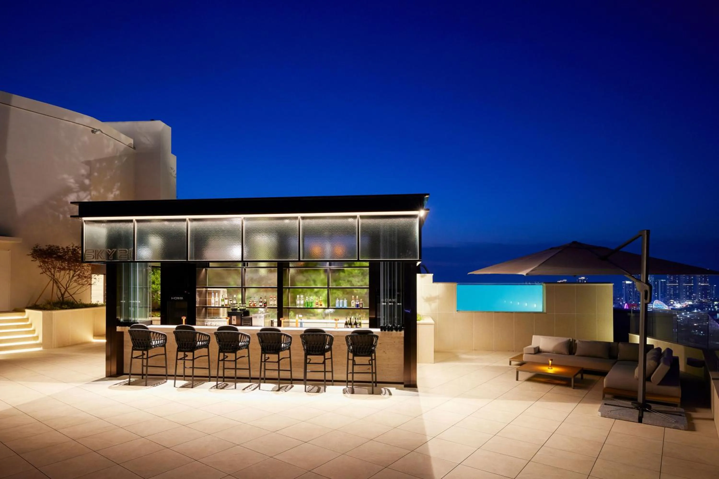 Swimming pool in Homm Marina Sokcho