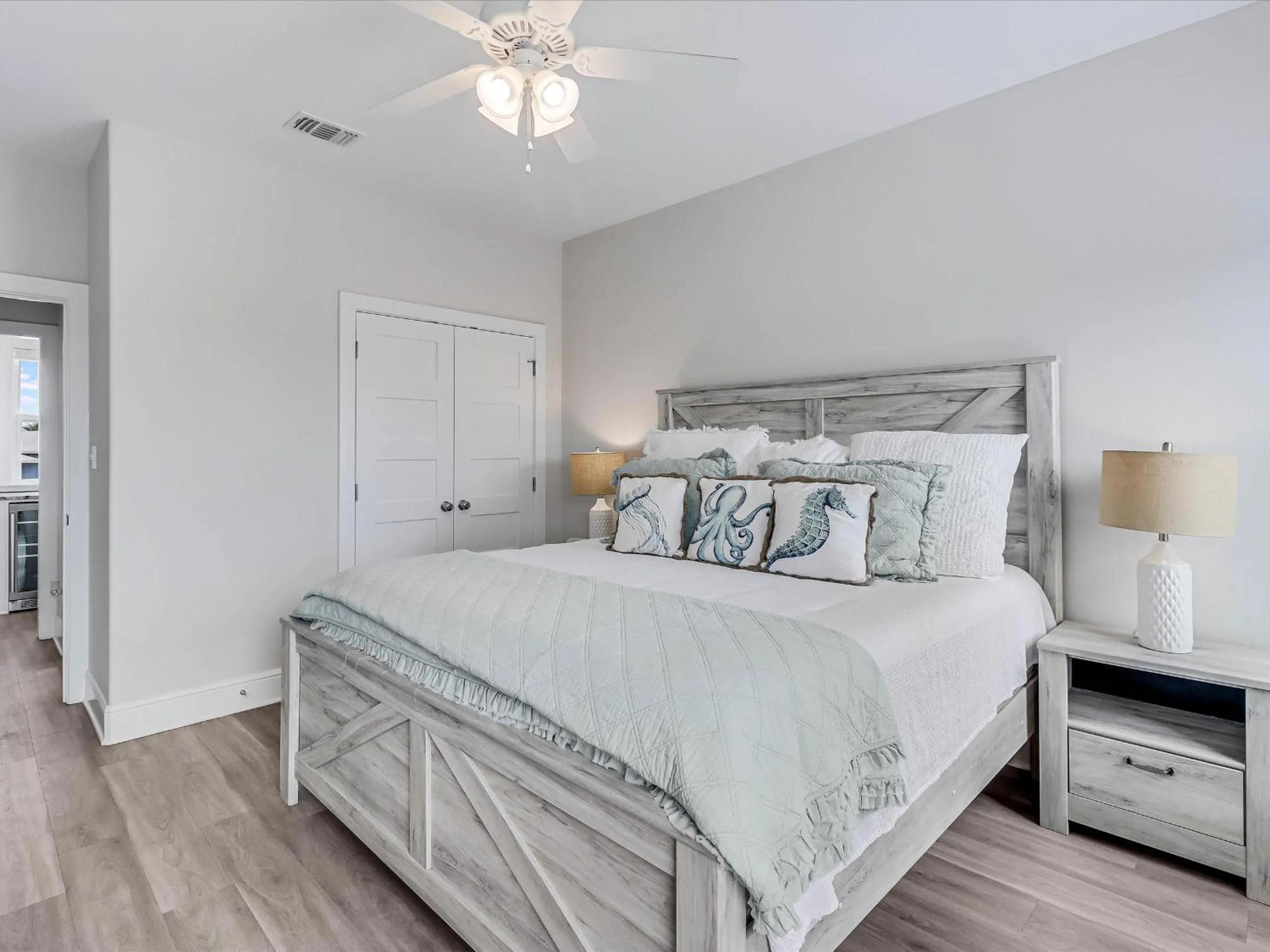 Other, Bed in Flamingo House