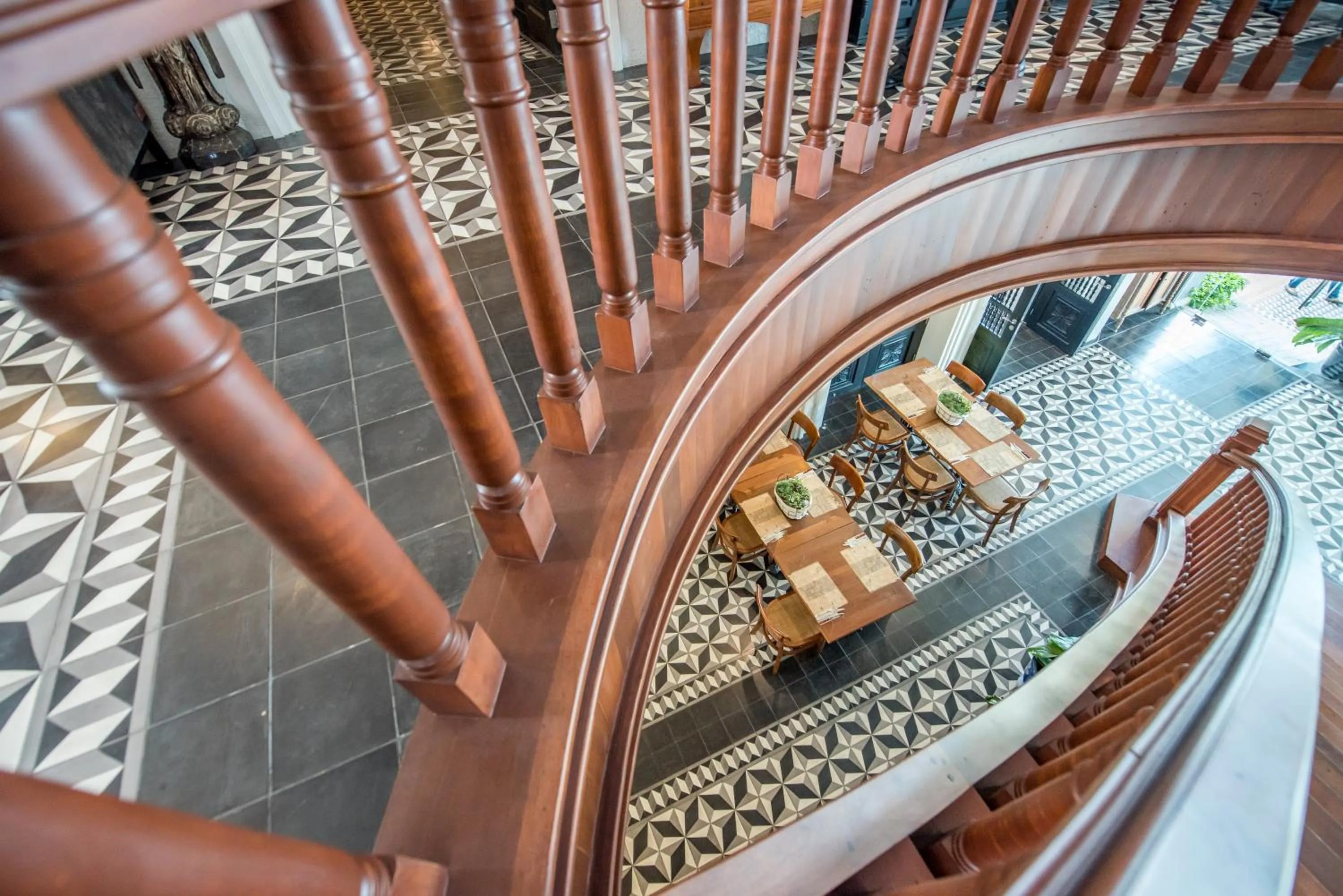 Restaurant/places to eat in Hotel 1925