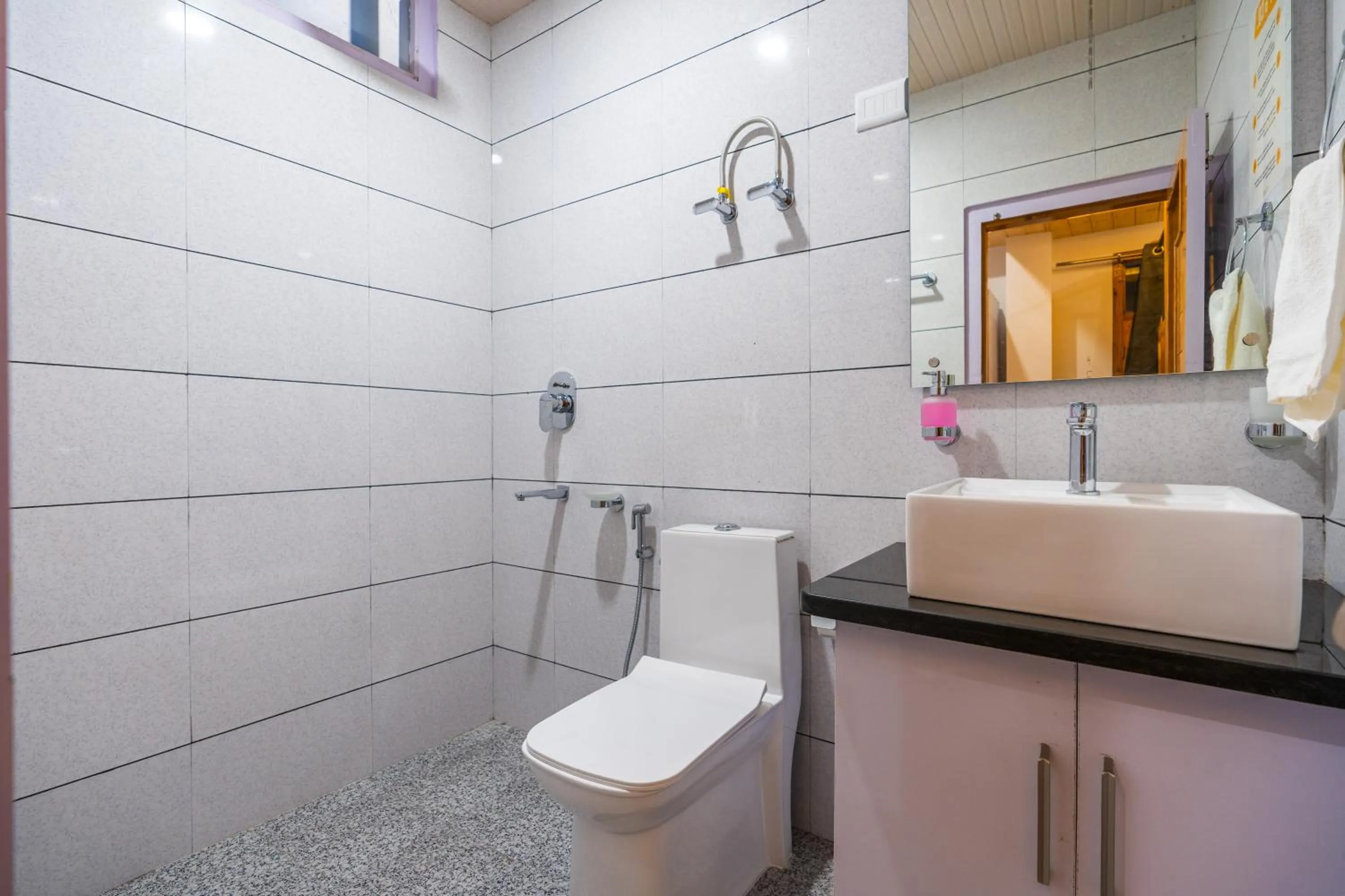 Toilet in The Social Stays Kasol