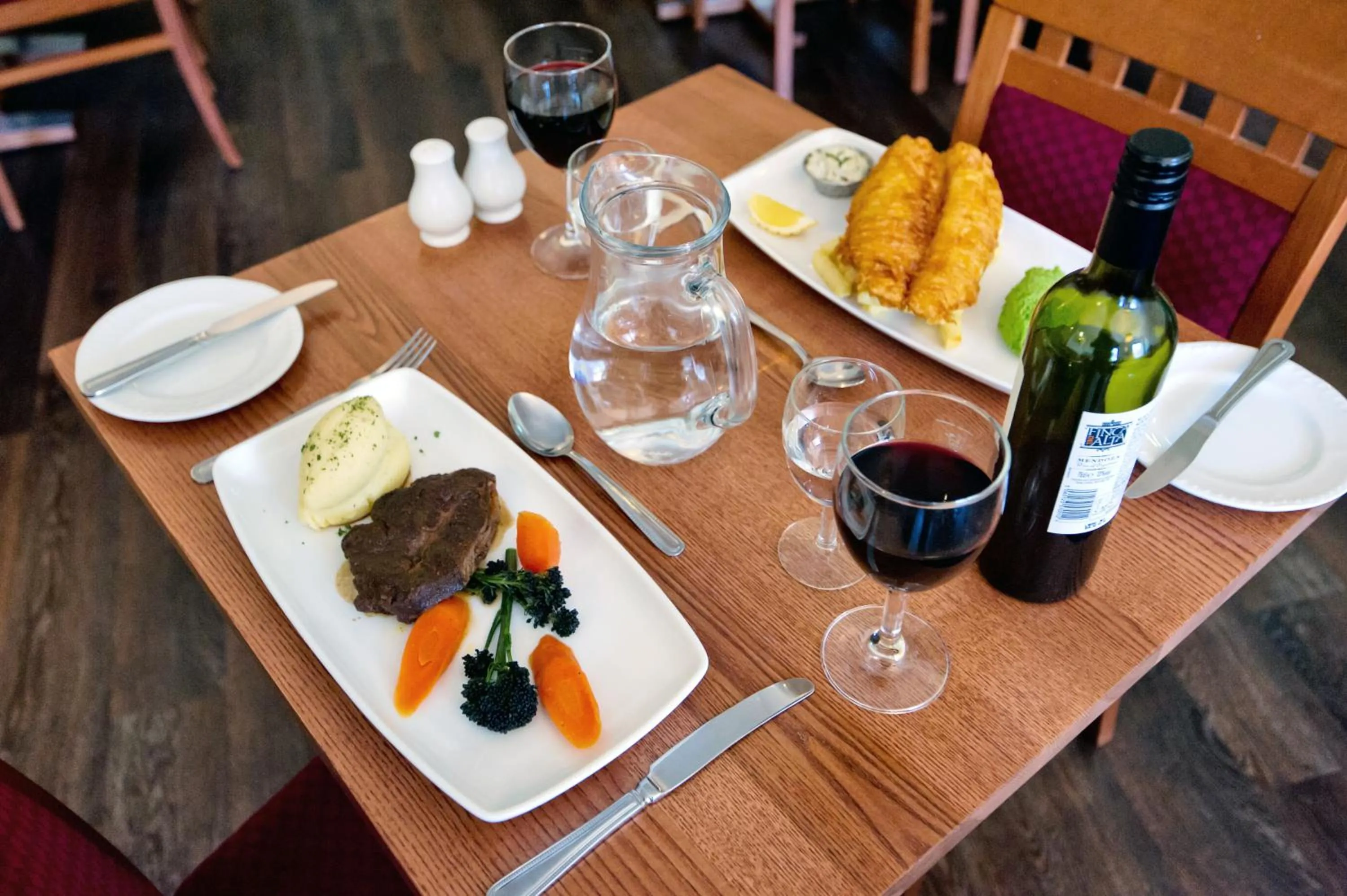 Food and drinks in Station Hotel