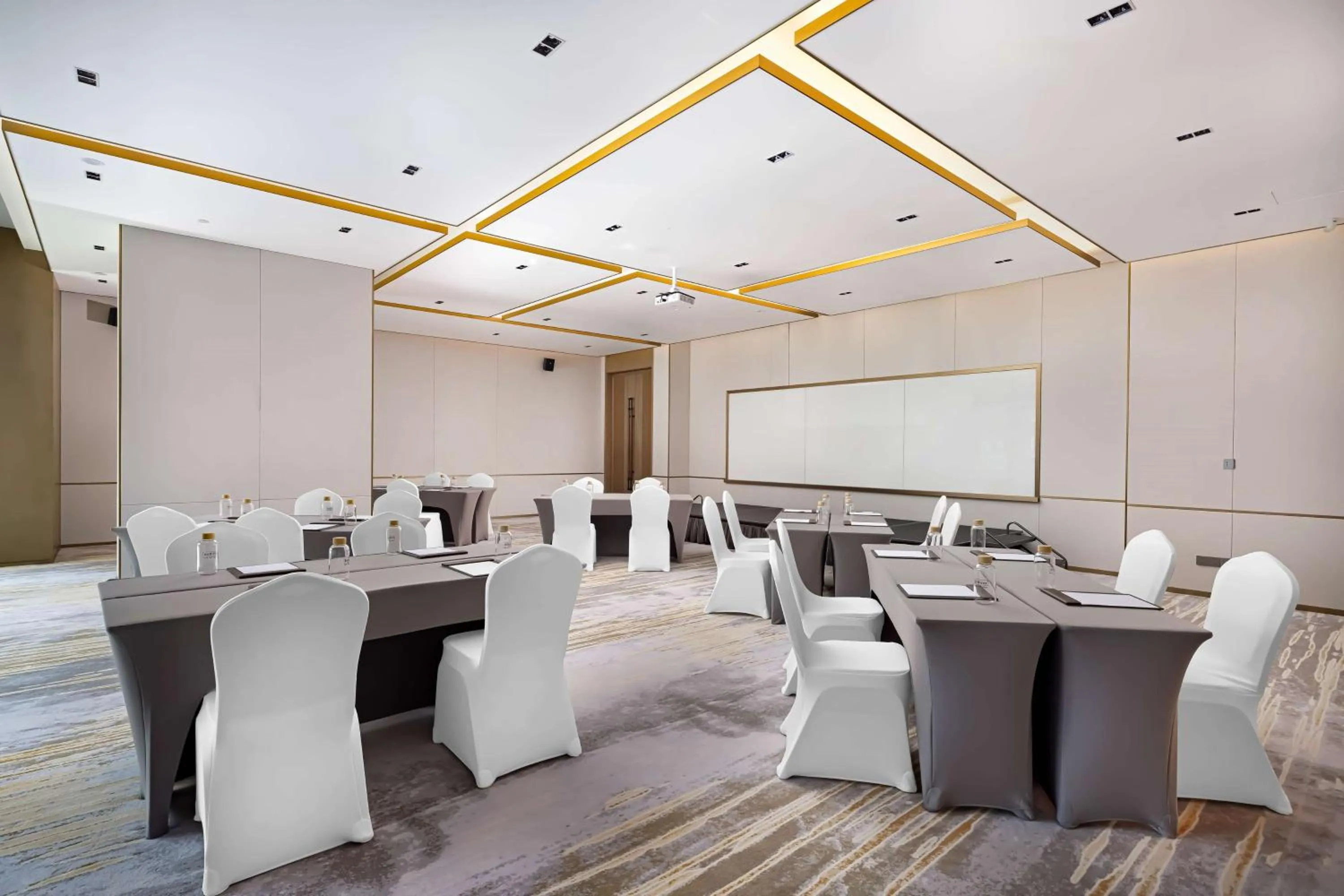 Meeting/conference room in Hilton Garden Inn Chengdu Chenghua