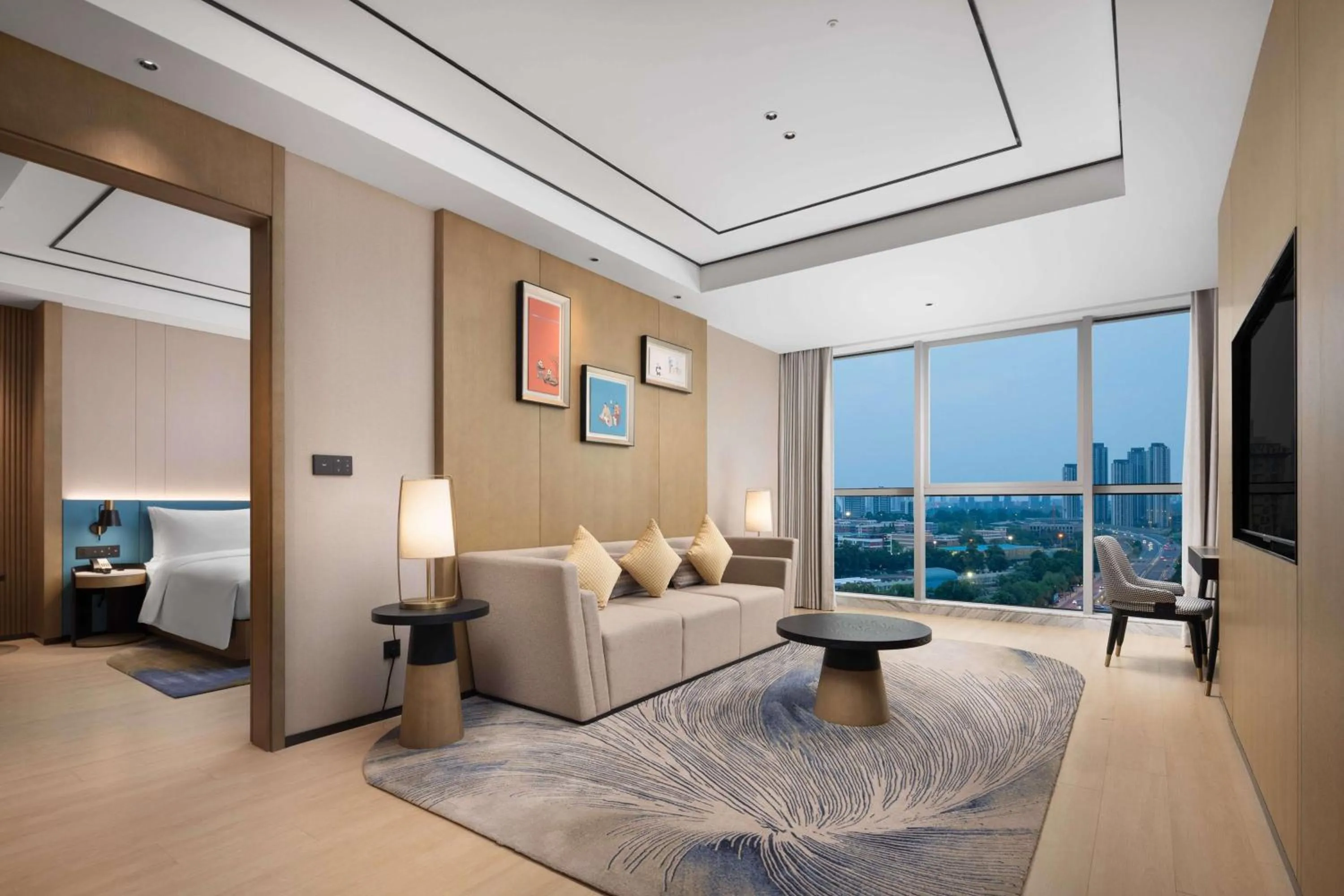 Living room, Bed in Hilton Garden Inn Chengdu Chenghua