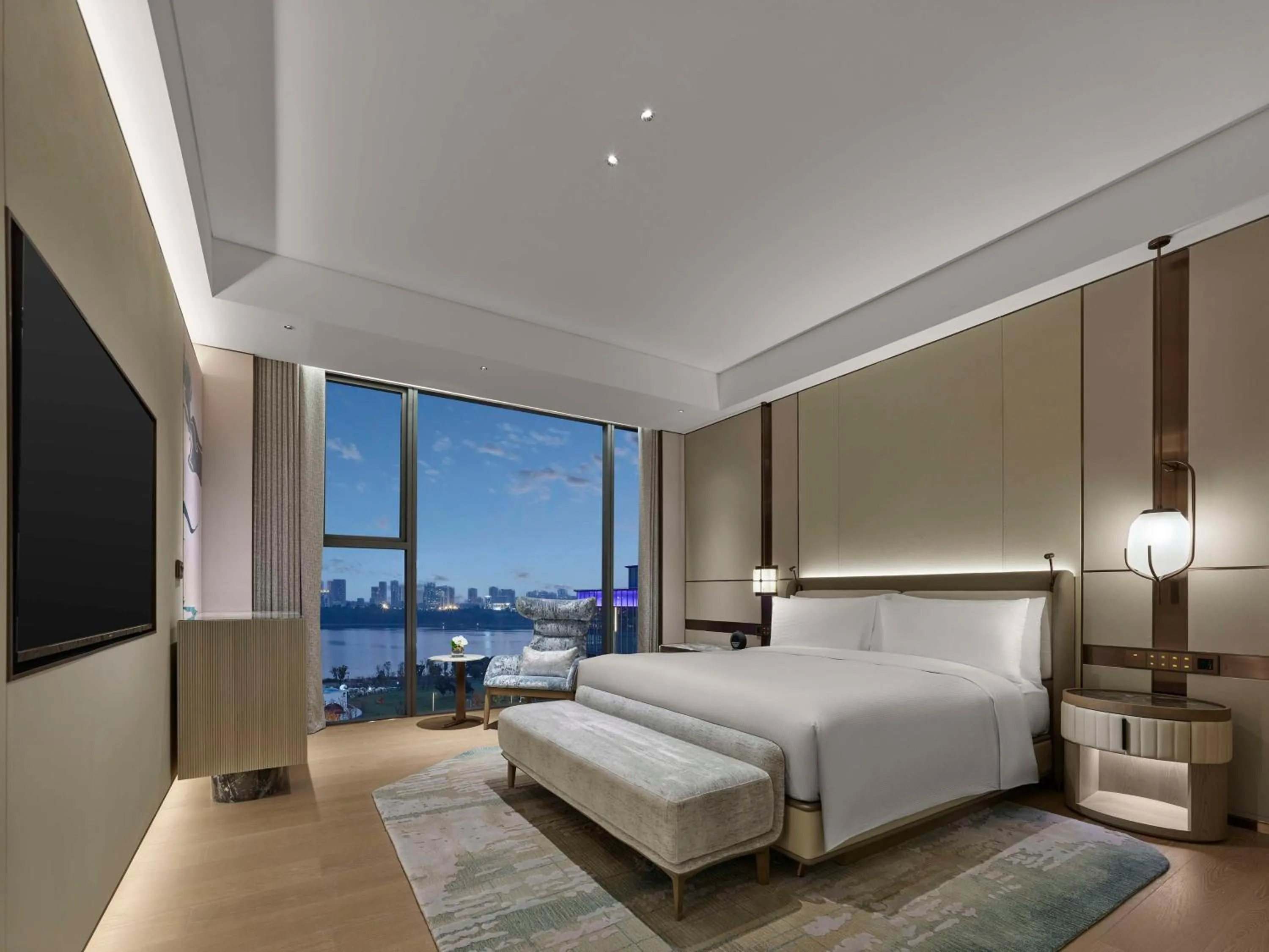 Bed in Doubletree By Hilton Chengdu Xinglong Lake