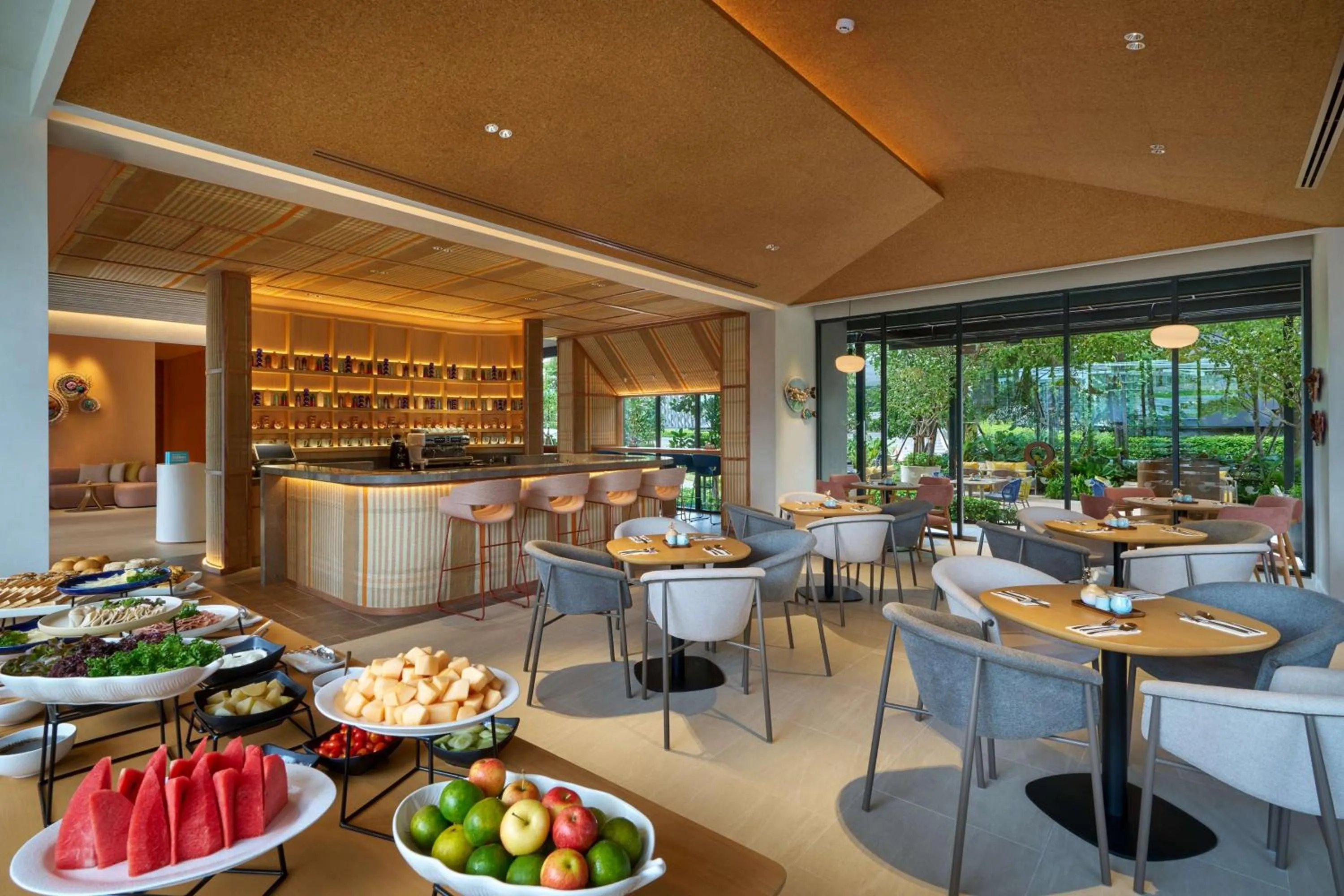 Restaurant/places to eat in Hilton Garden Inn Rayong
