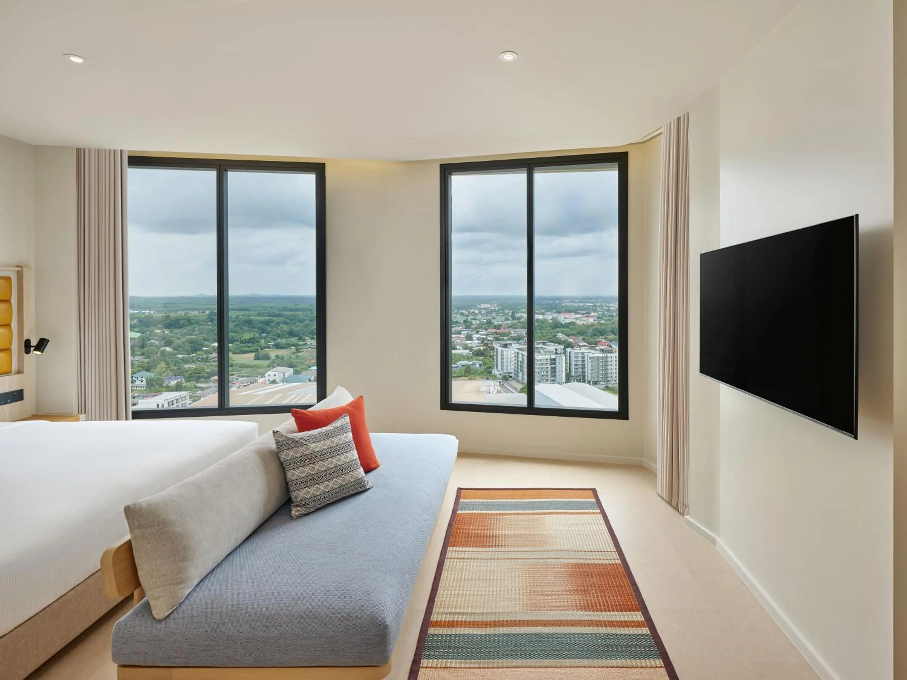 View (from property/room), Bed in Hilton Garden Inn Rayong