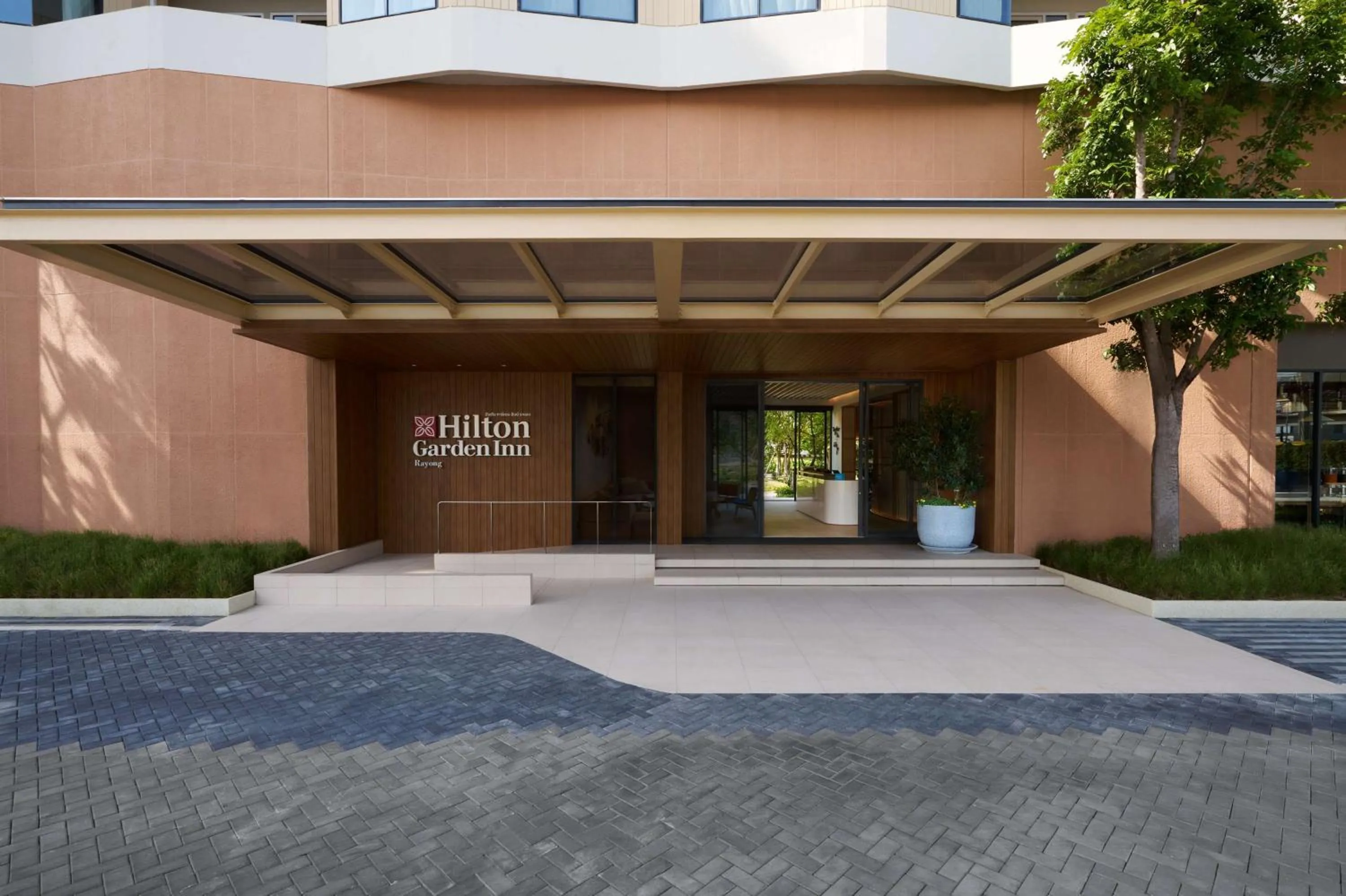 Property building in Hilton Garden Inn Rayong