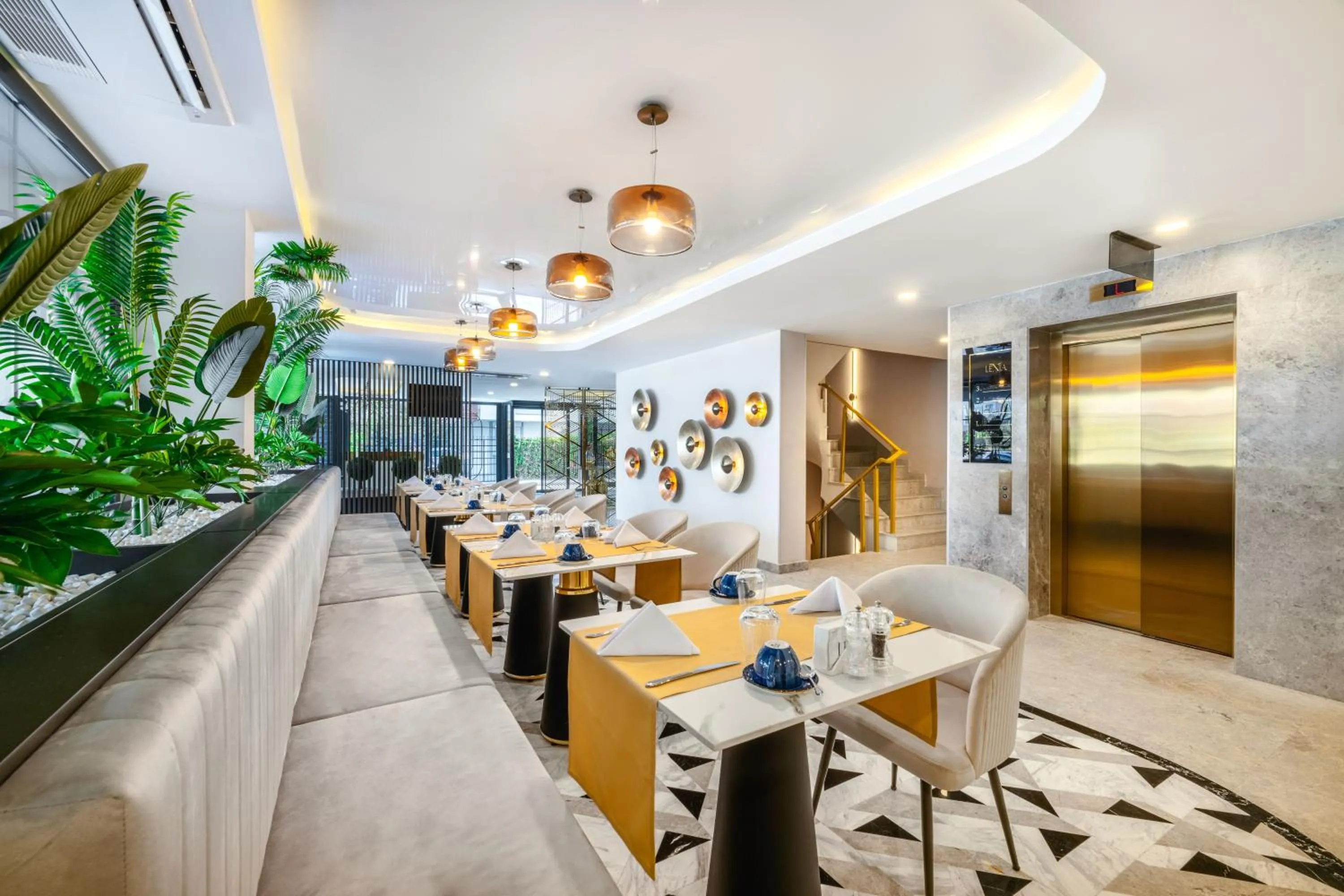 Restaurant/places to eat in Lexia Hotels