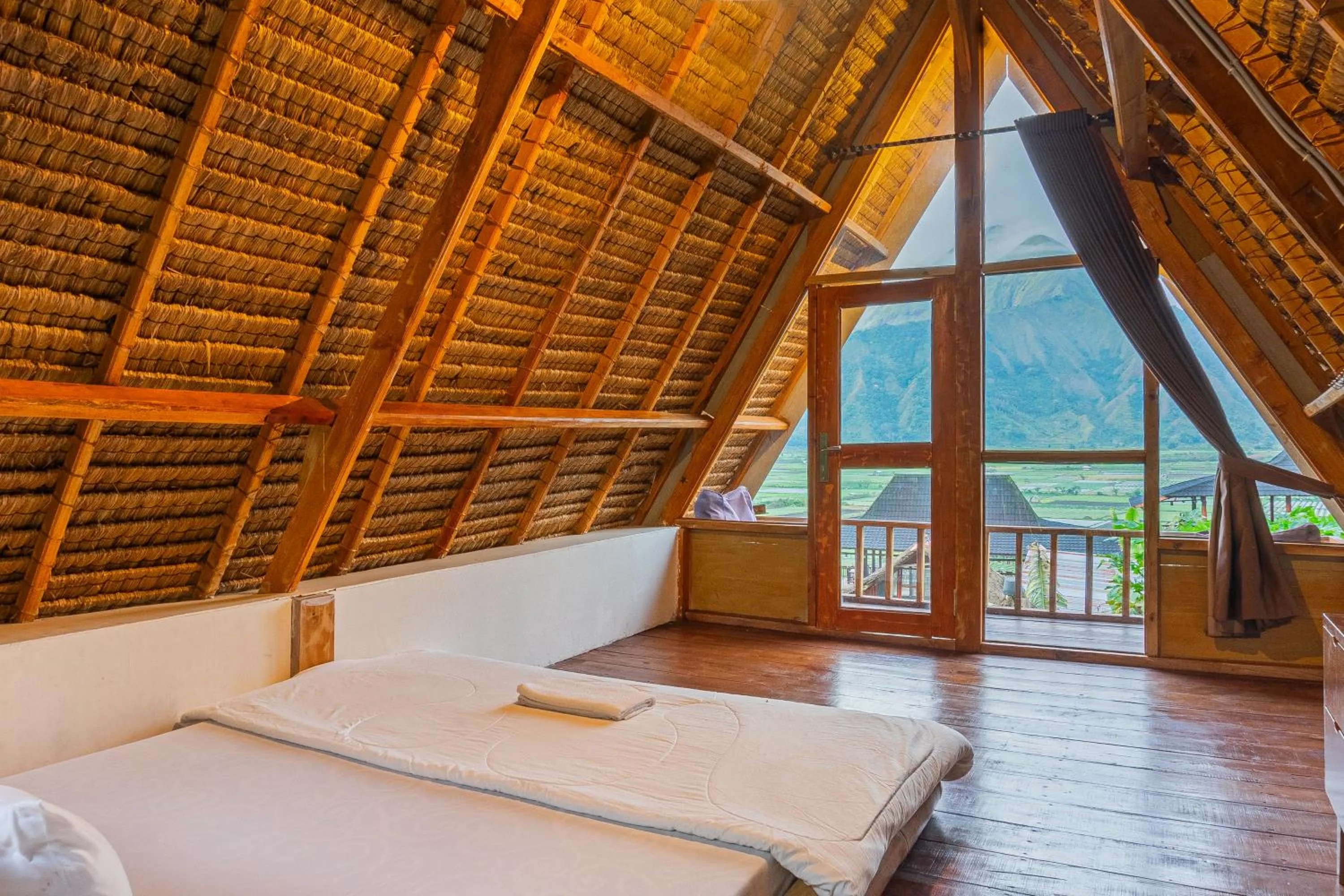 Balcony/Terrace, Bed in Bale Aur Sembalun