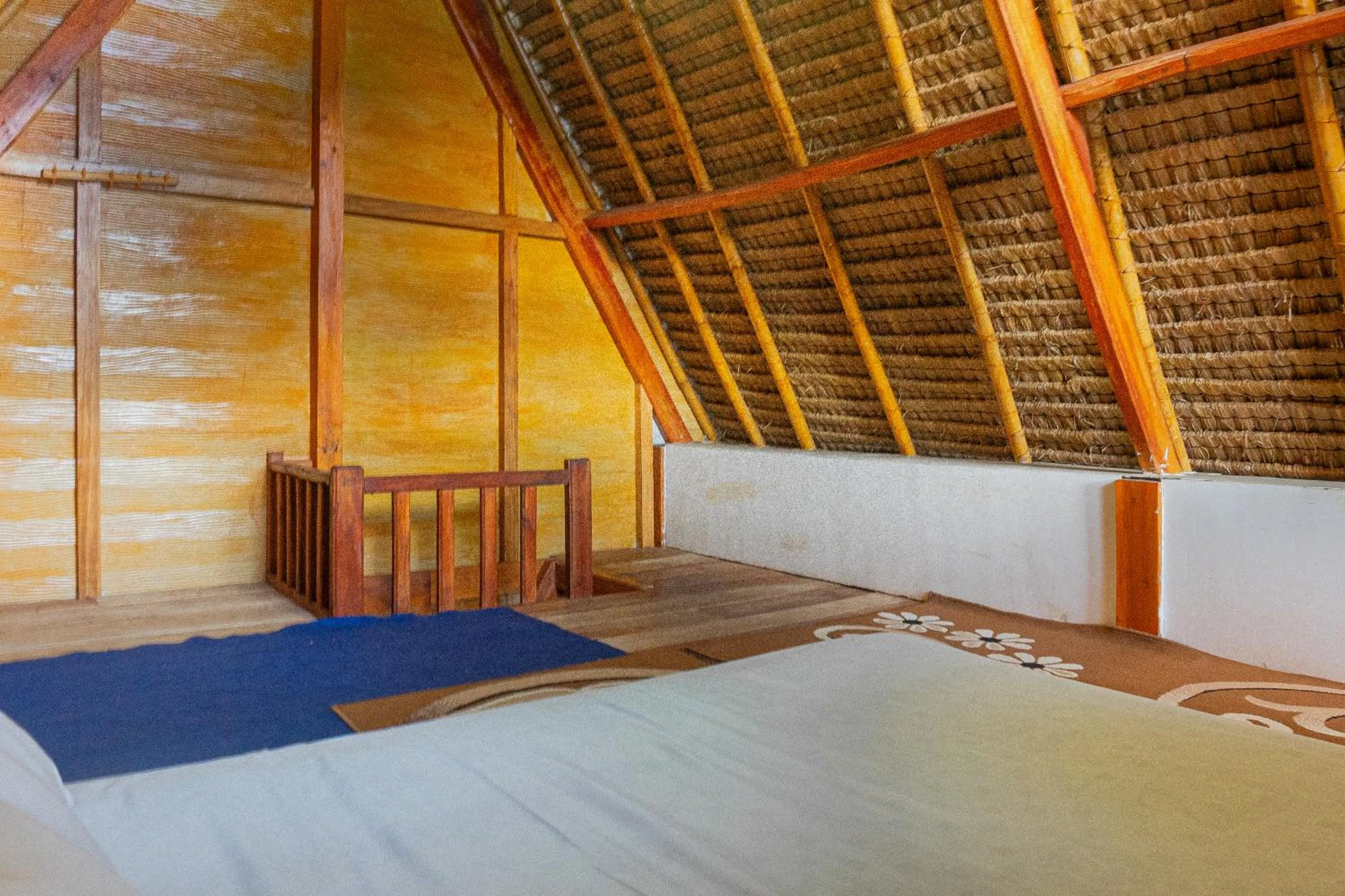 Bedroom, Bed in Bale Aur Sembalun