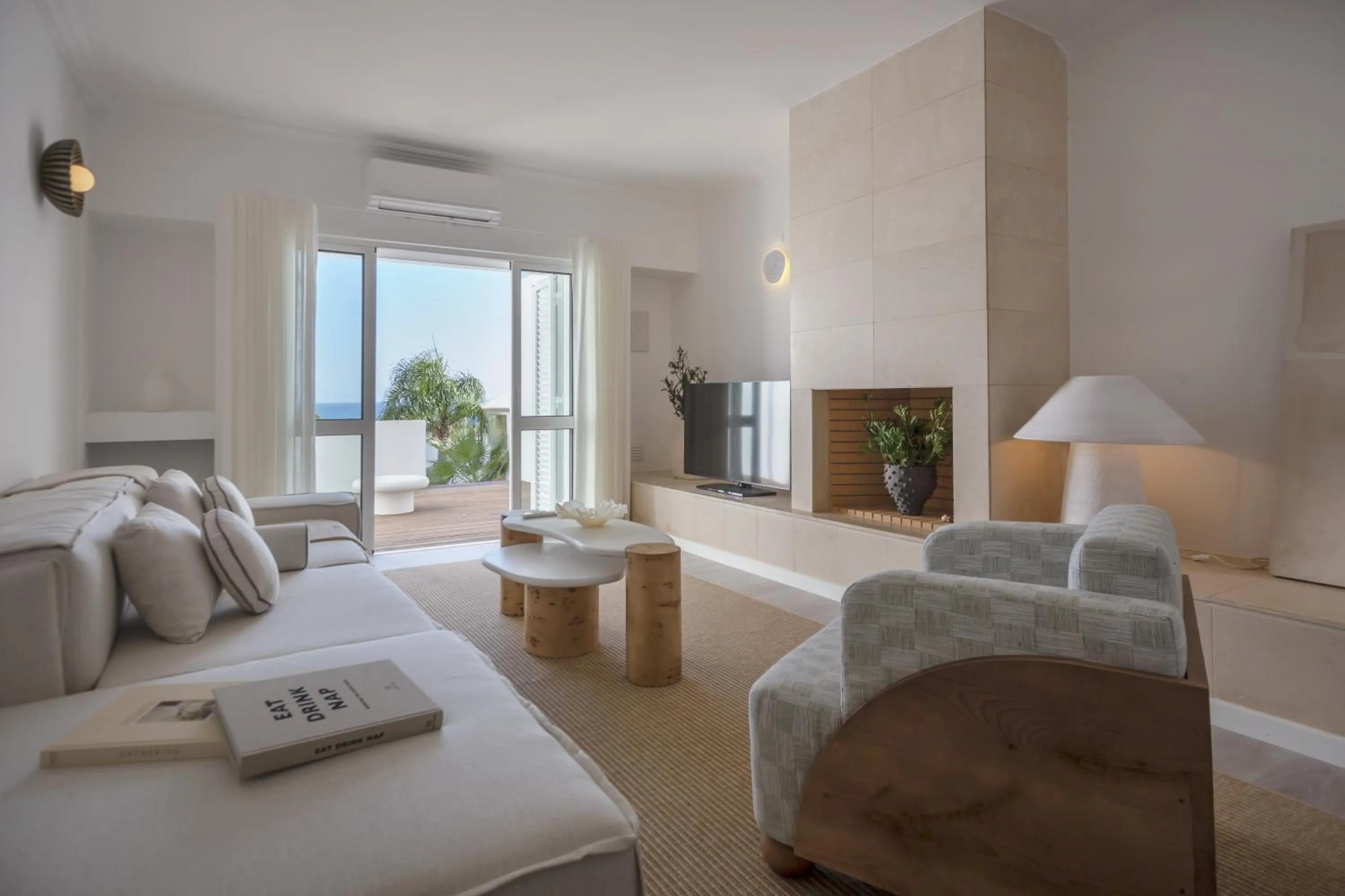 Living room, Bed in Masana Algarve