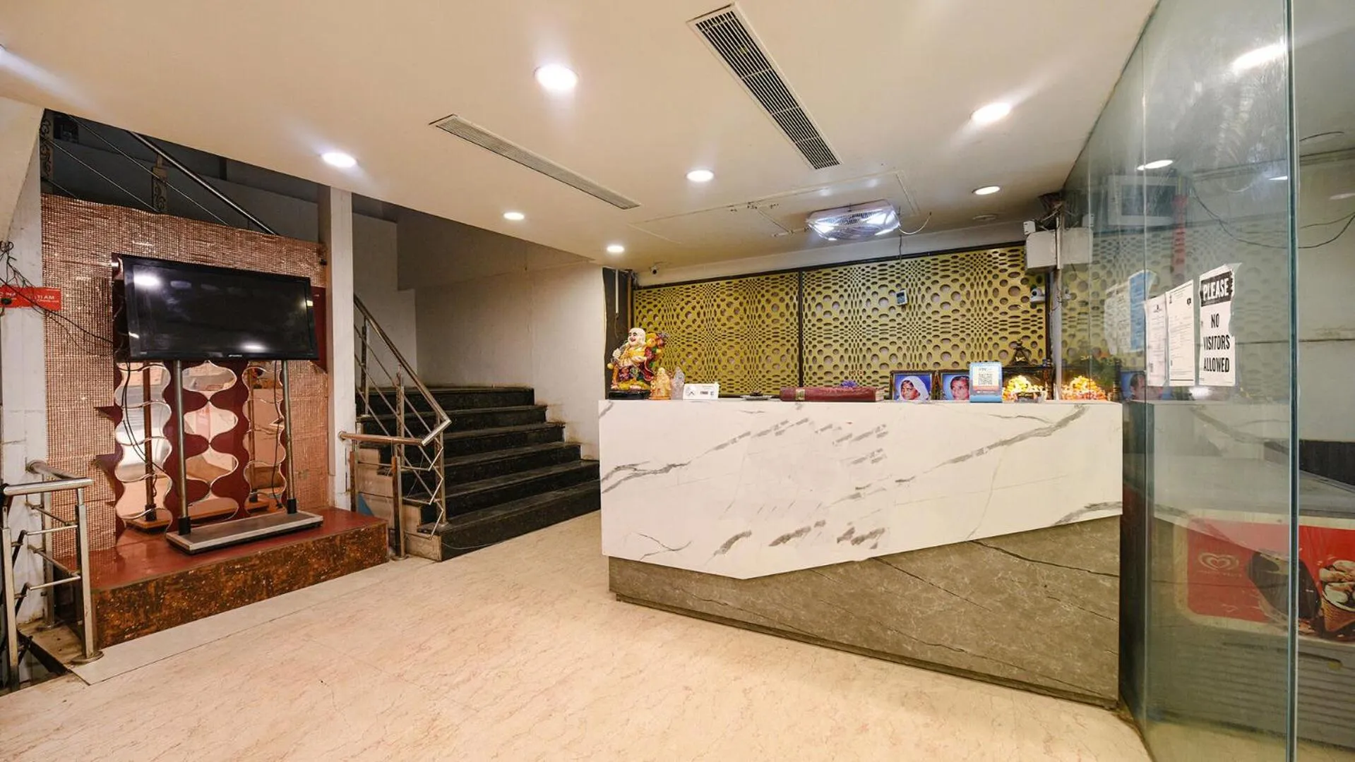 elevator in Hotel Seventh Heaven