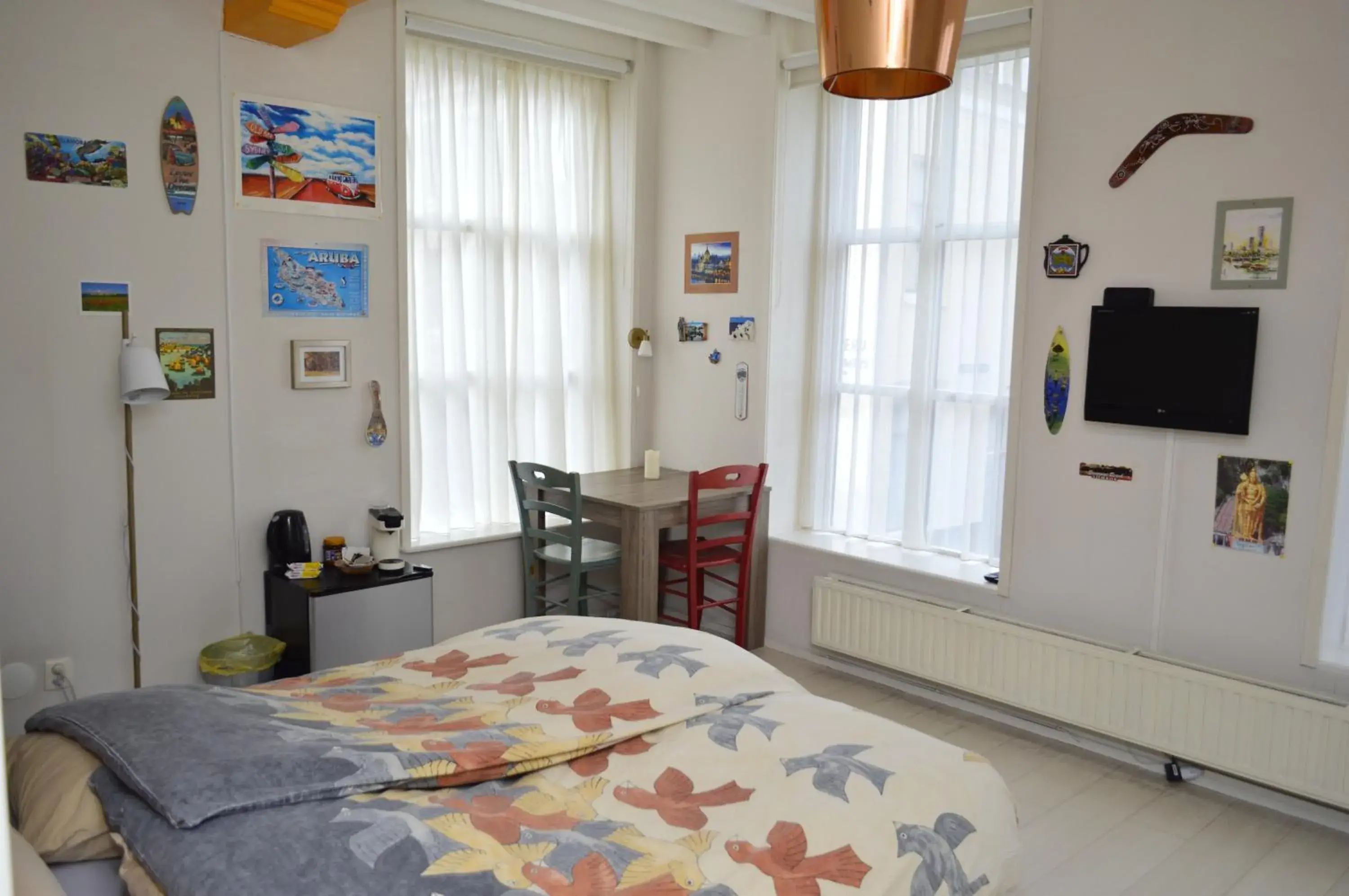 Large Double Room with Shared Bathroom in Bed and Breakfast de Kleyne Wereld Large Double Room with Shared Bathroom in Bed and Breakfast de Kleyne Wereld