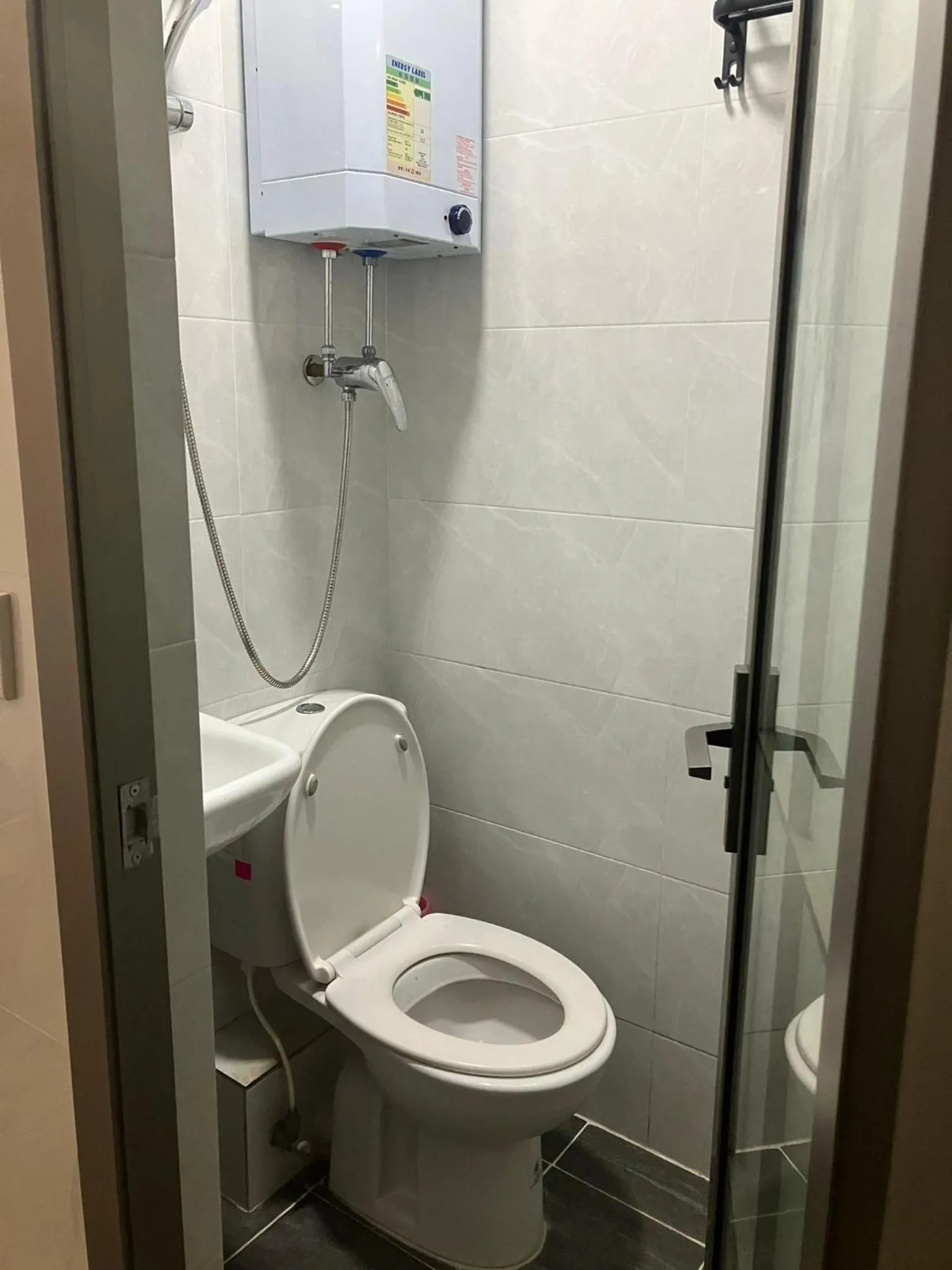 Shower in Kung-fu Hostel 功夫旅舍