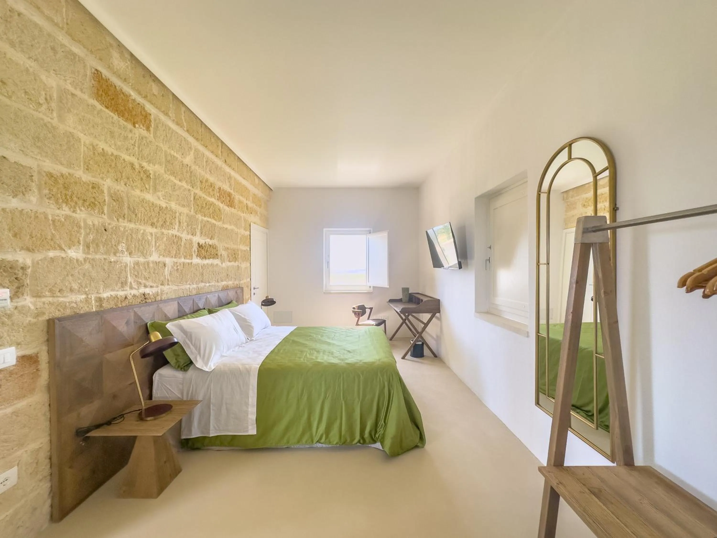 Bed in Villa Neviera Wine Resort & Spa by Cantine Due Palme