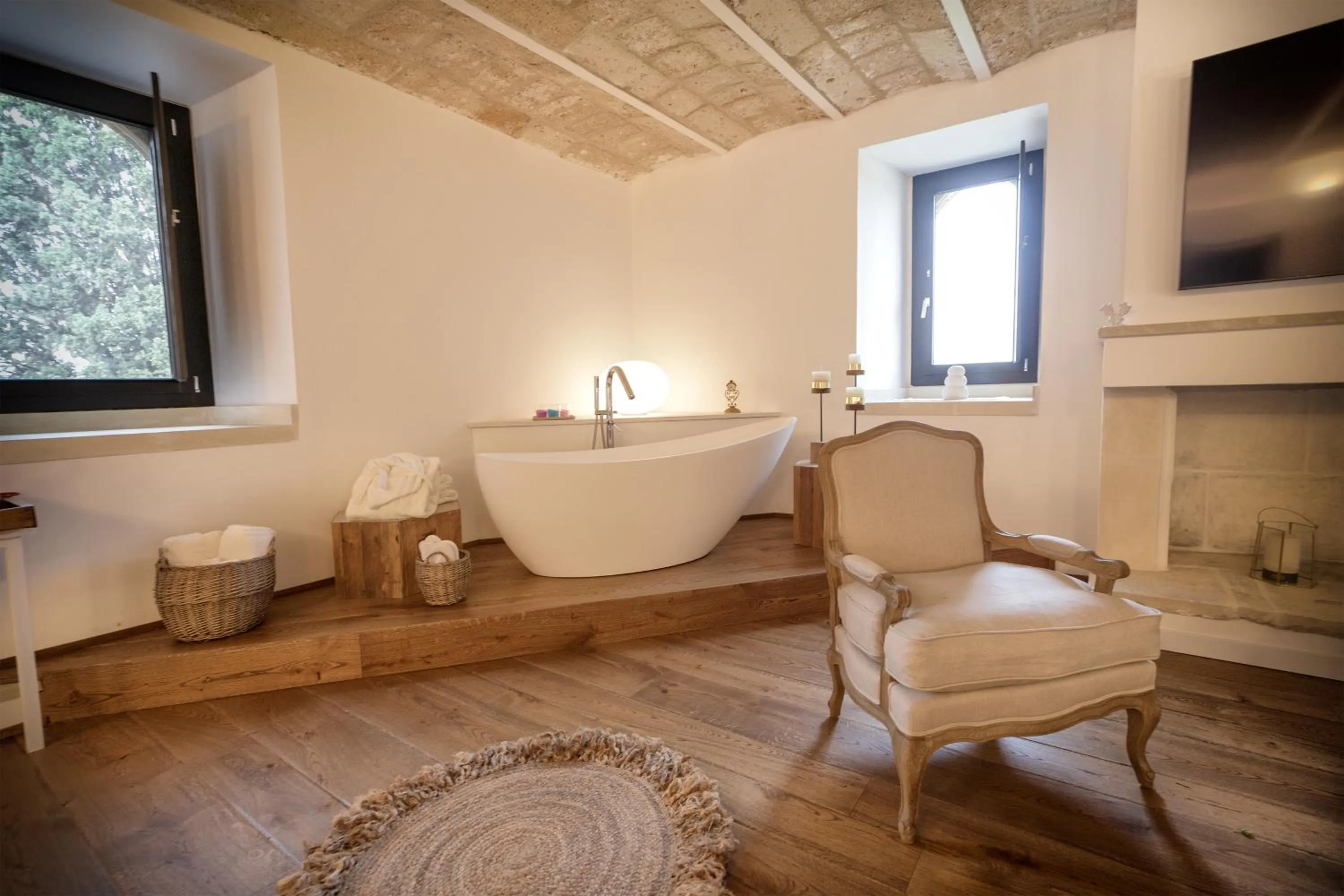 Bath in Villa Neviera Wine Resort & Spa by Cantine Due Palme