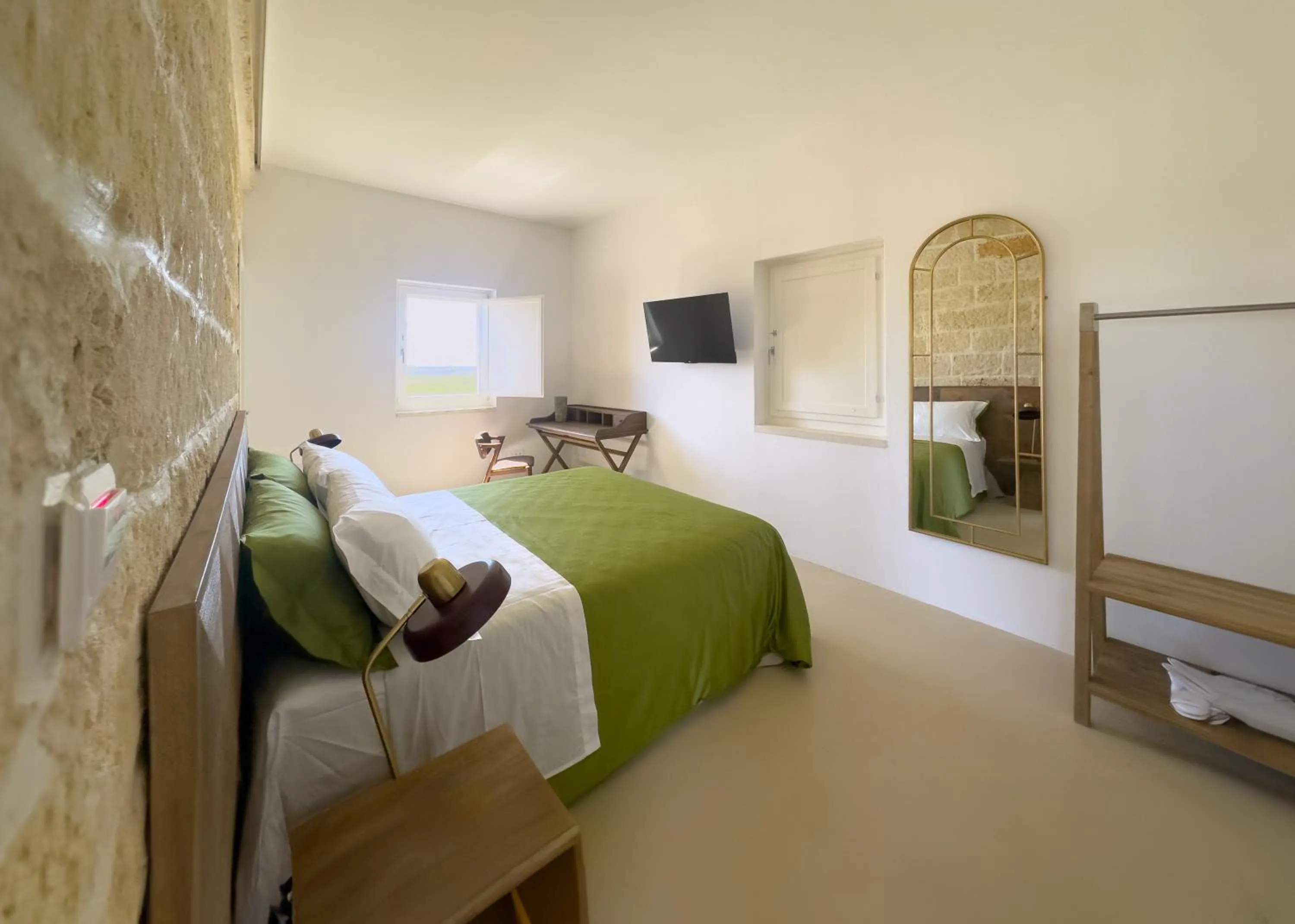 Bed in Villa Neviera Wine Resort & Spa by Cantine Due Palme